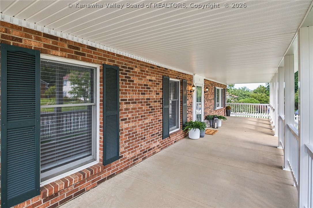 11 Carriage Road