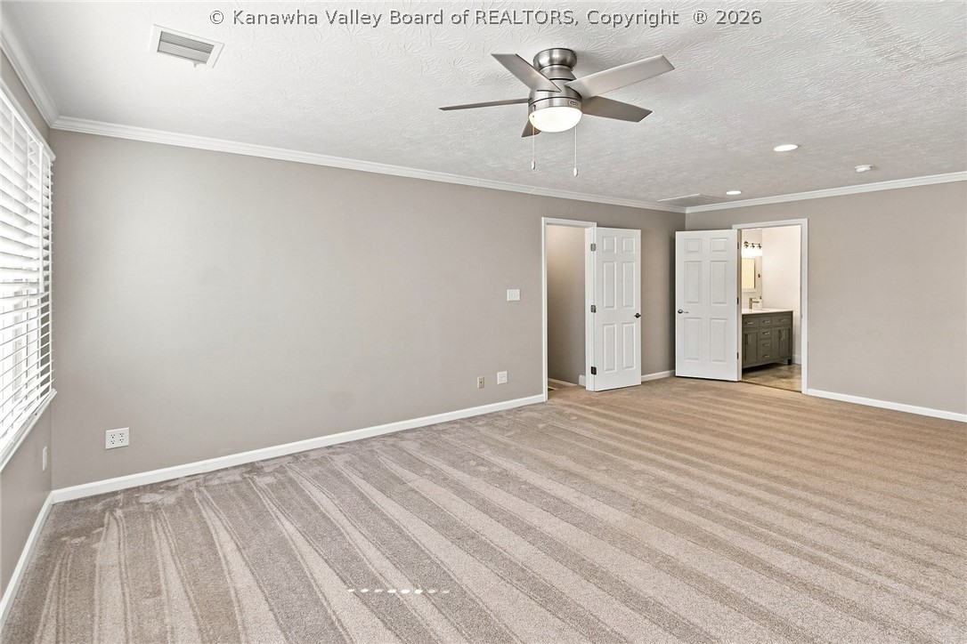 11 Carriage Road