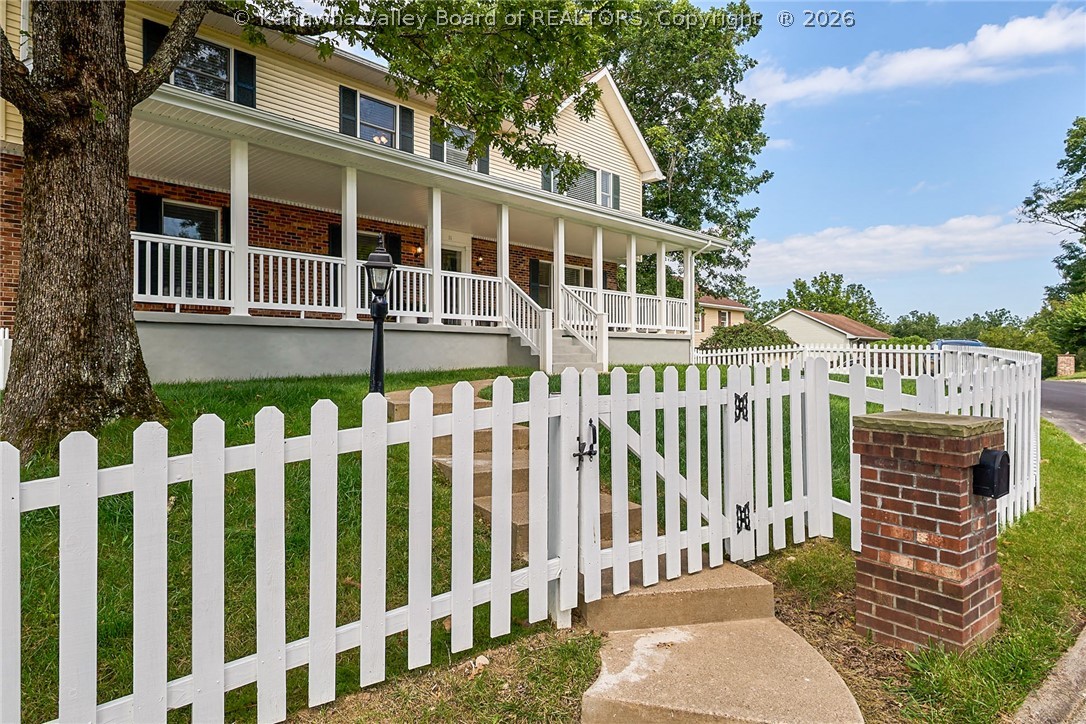 11 Carriage Road