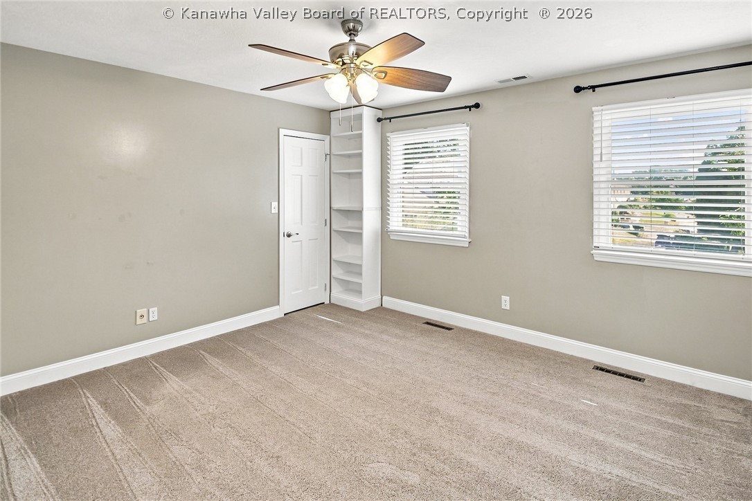 11 Carriage Road
