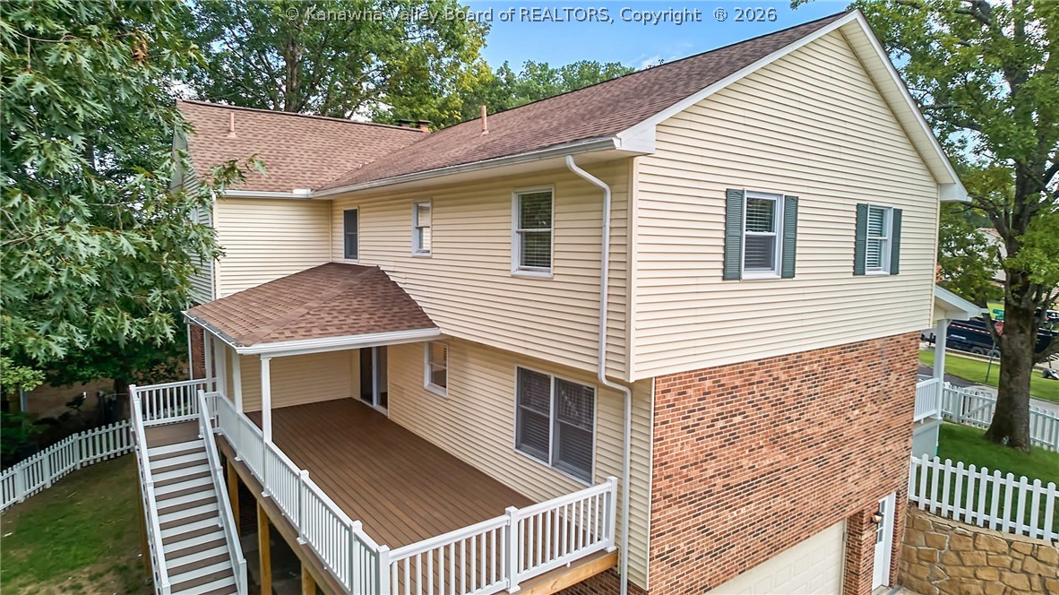 11 Carriage Road