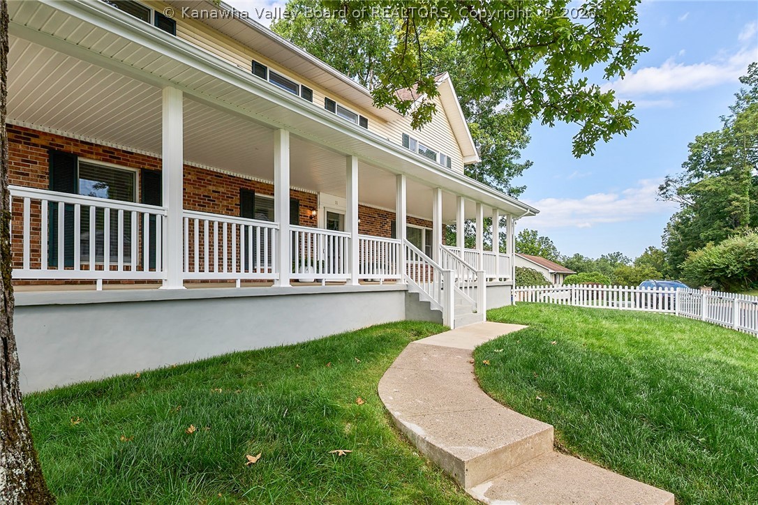 11 Carriage Road