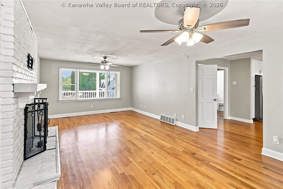 11 Carriage Road