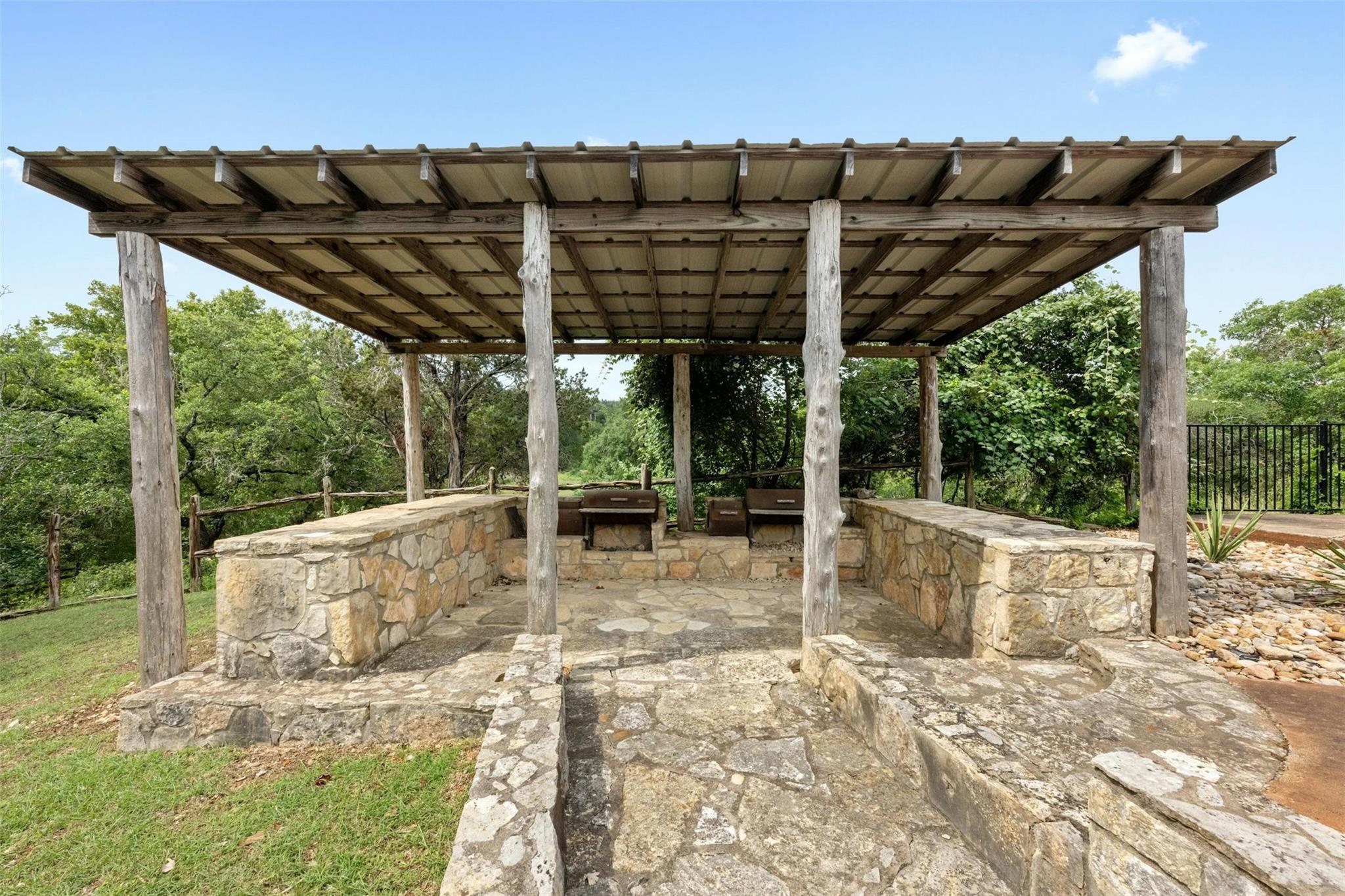 1005 Covered Bridge DR