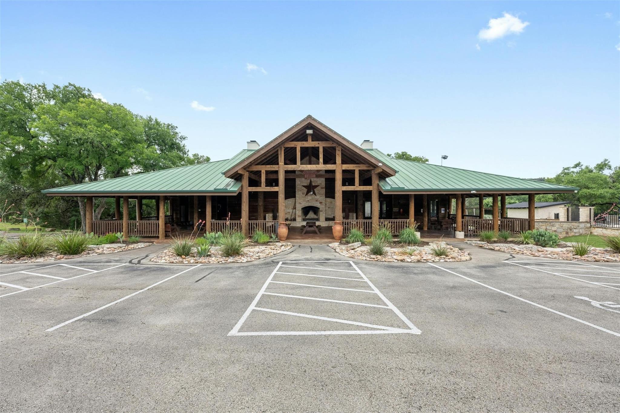 1005 Covered Bridge DR
