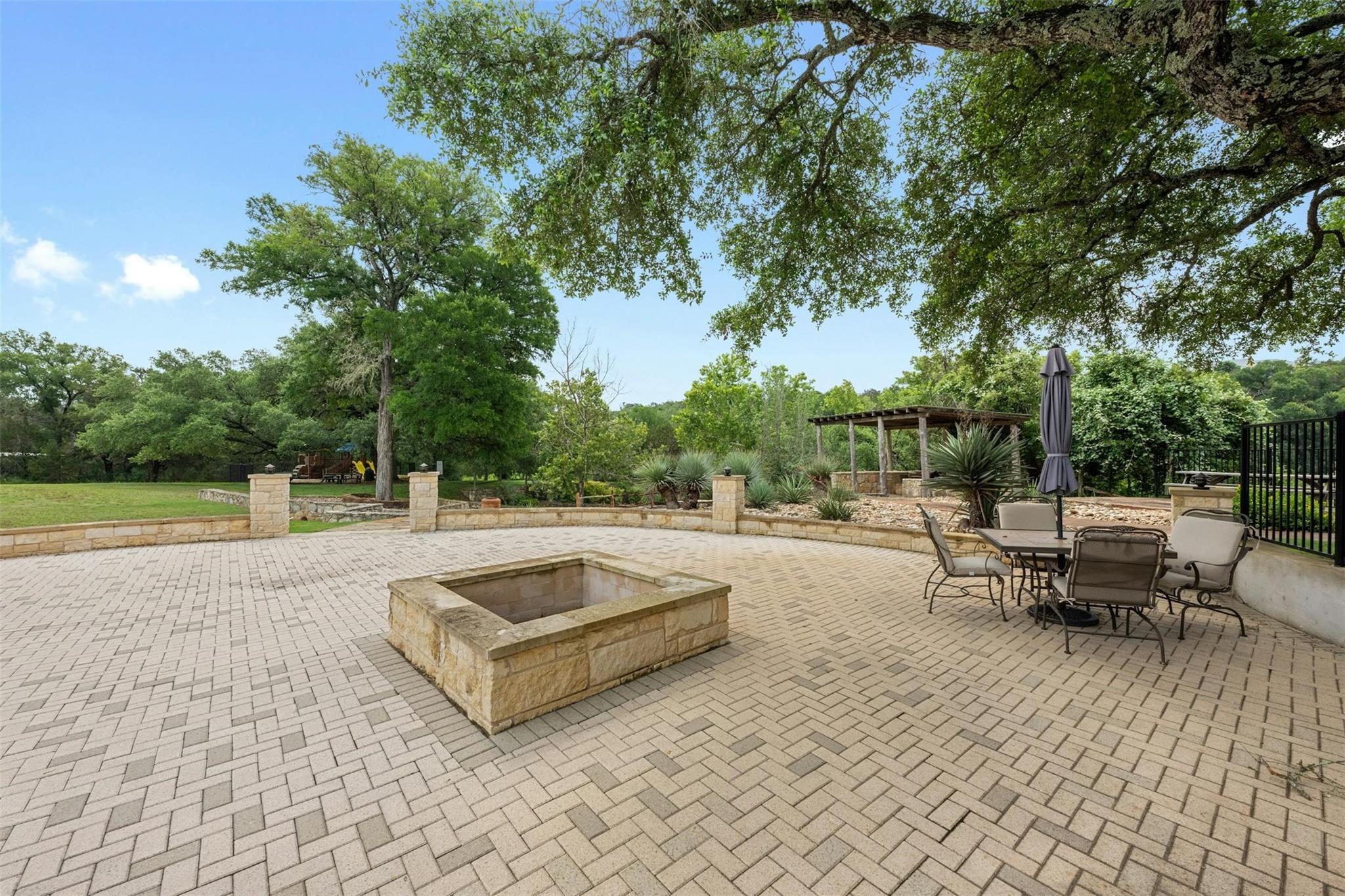 1005 Covered Bridge DR