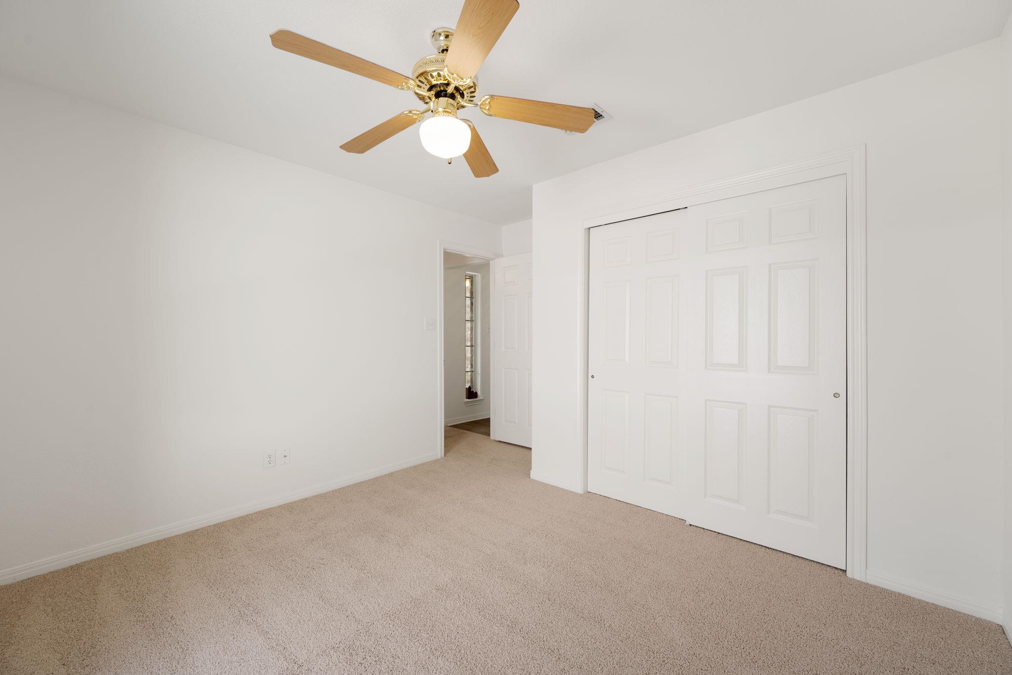 1005 Briargate DR