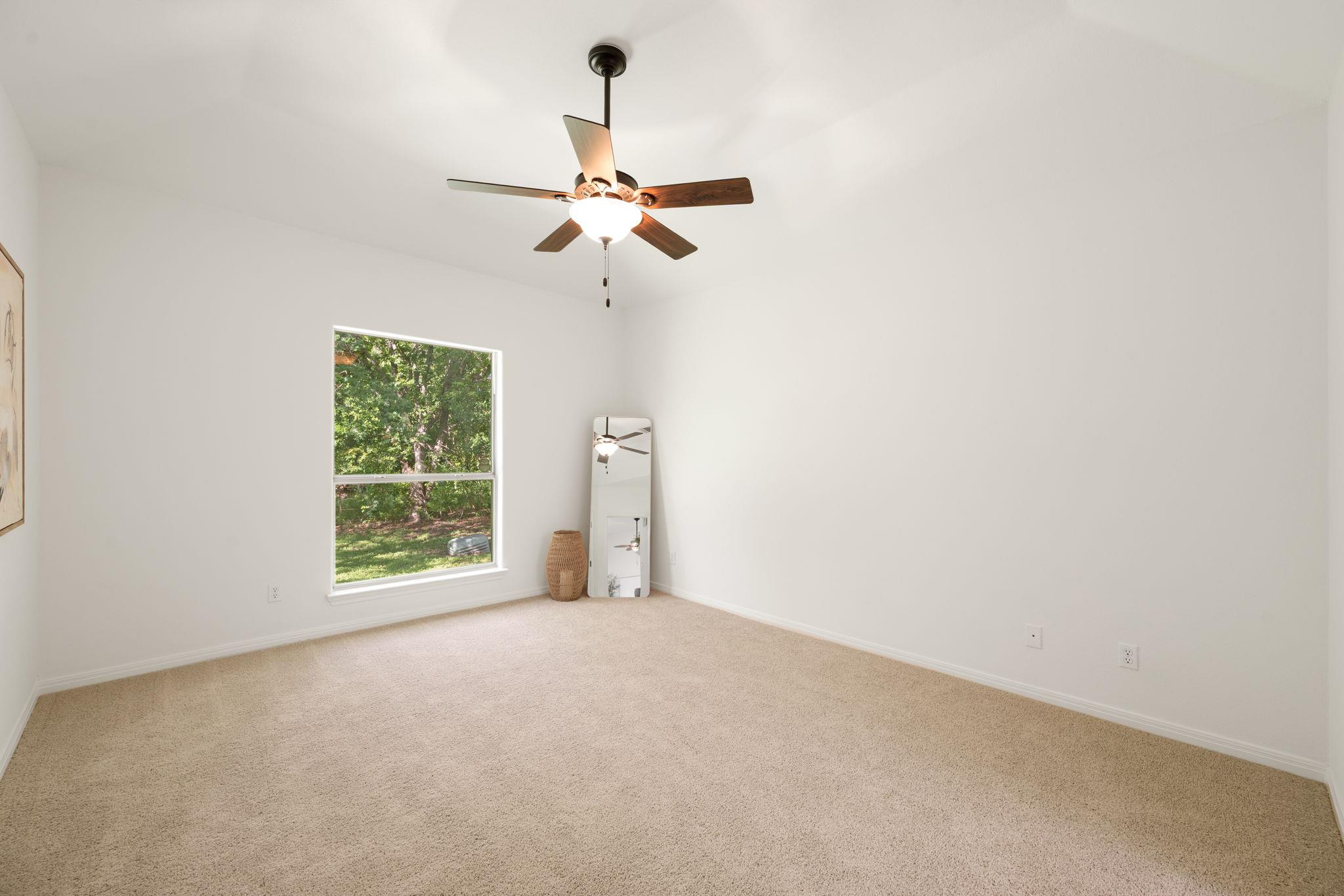 1005 Briargate DR