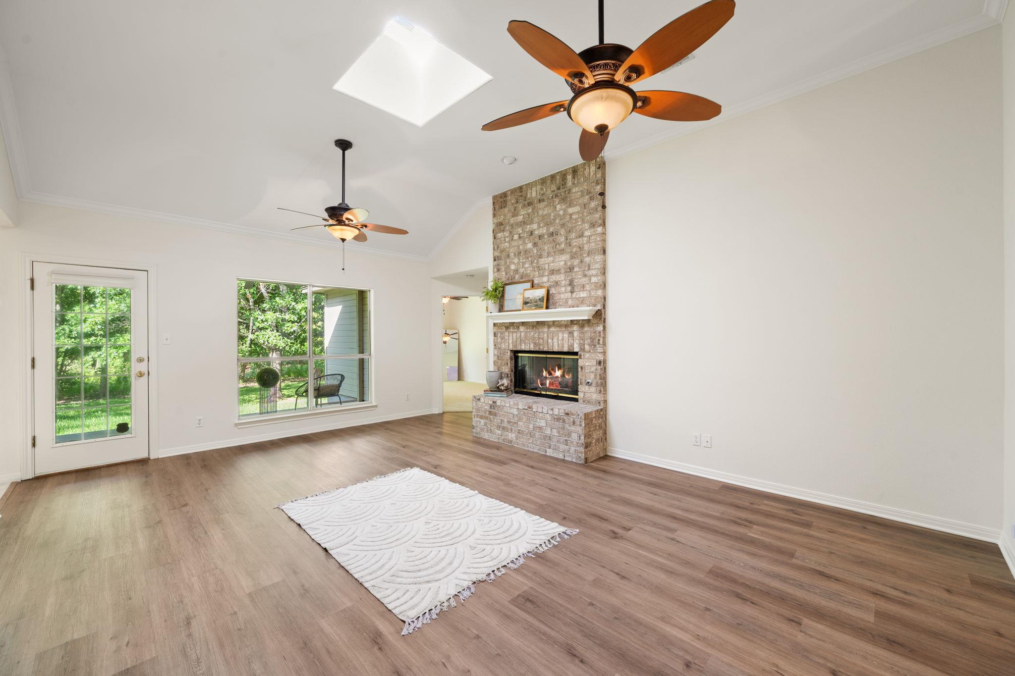 1005 Briargate DR