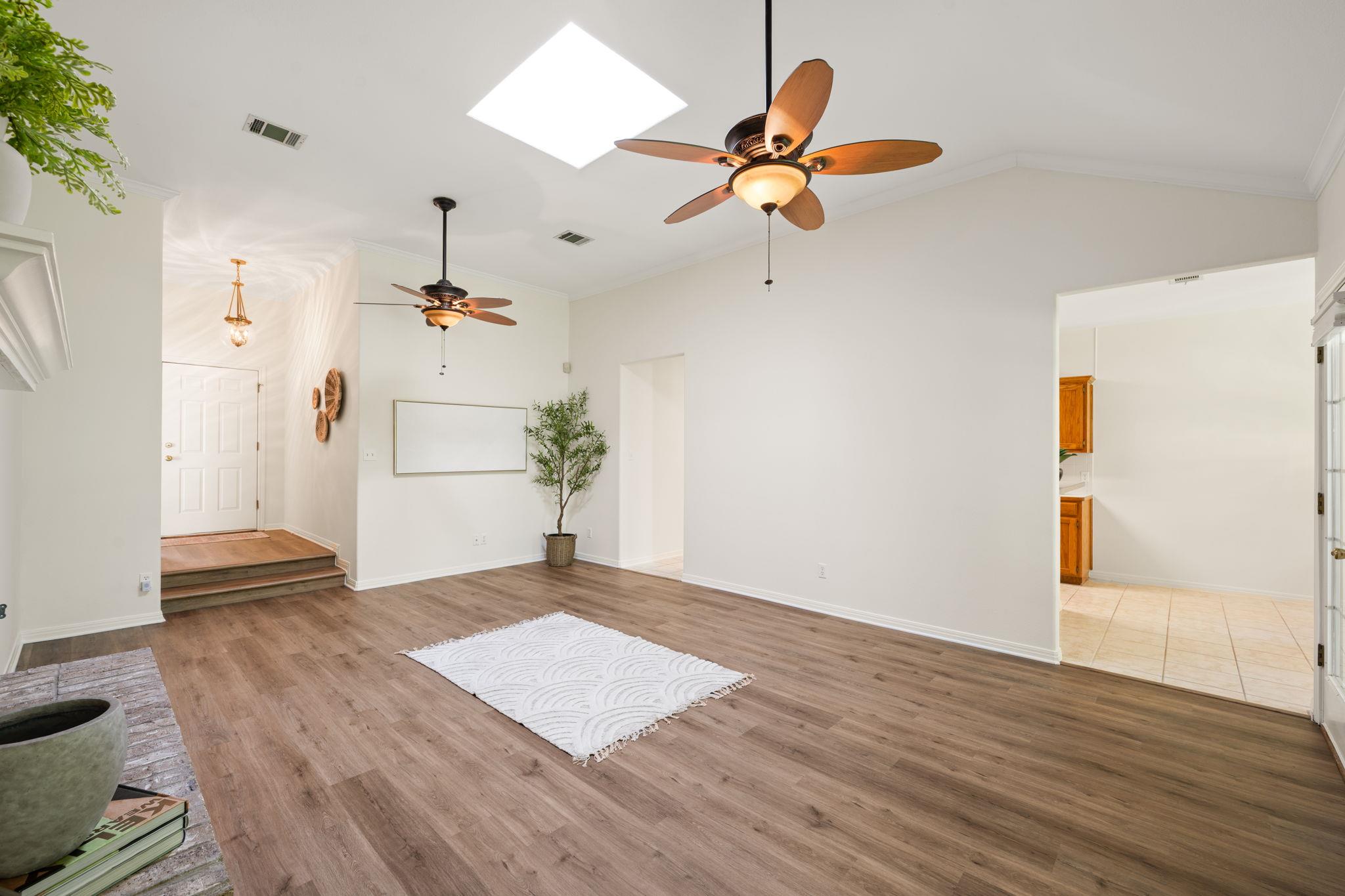 1005 Briargate DR