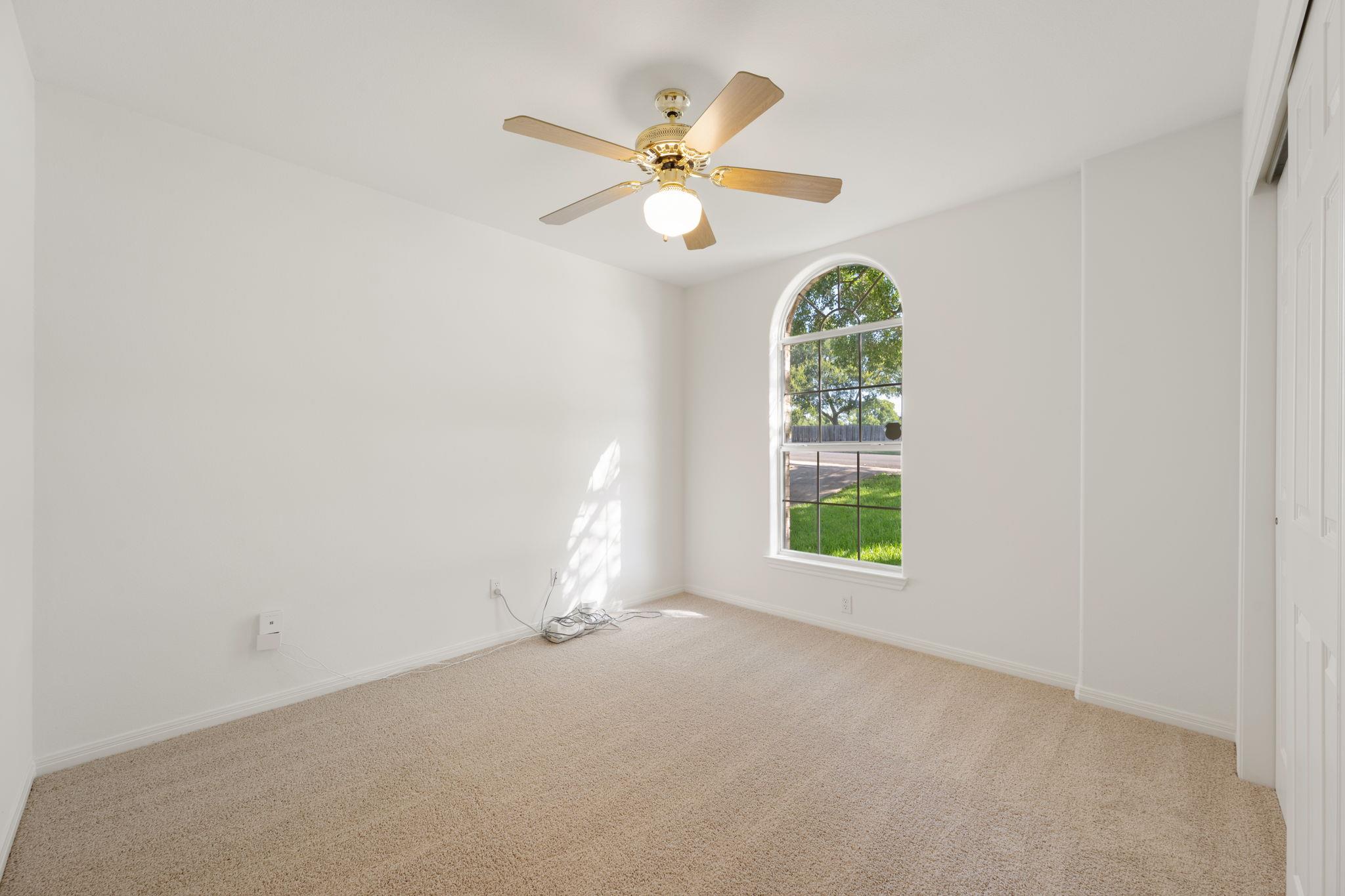 1005 Briargate DR