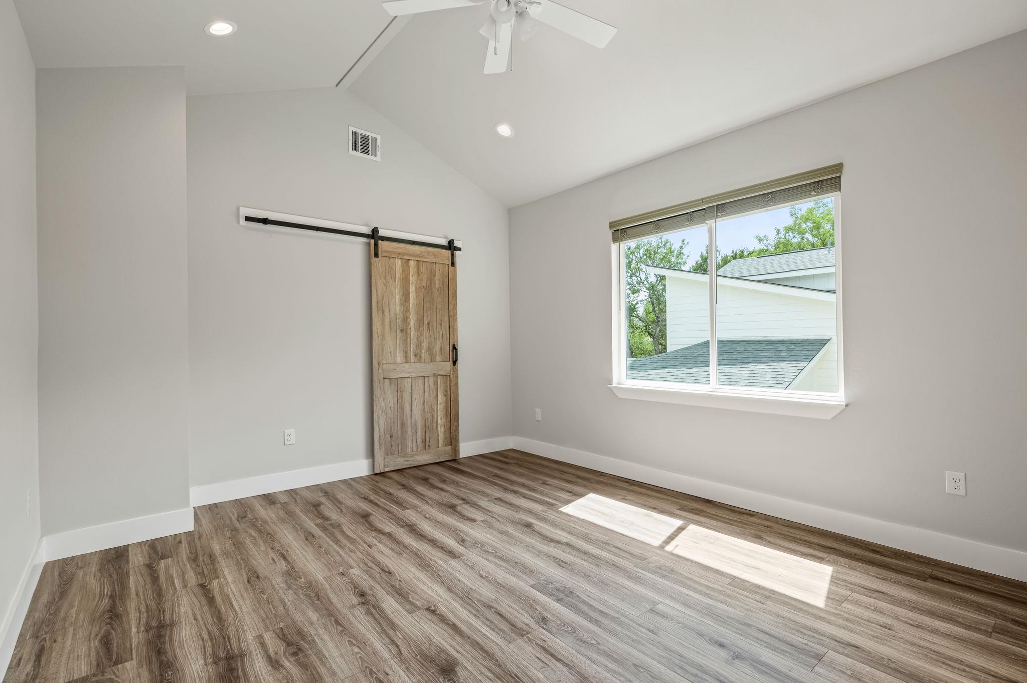 48 Wood Glen DR