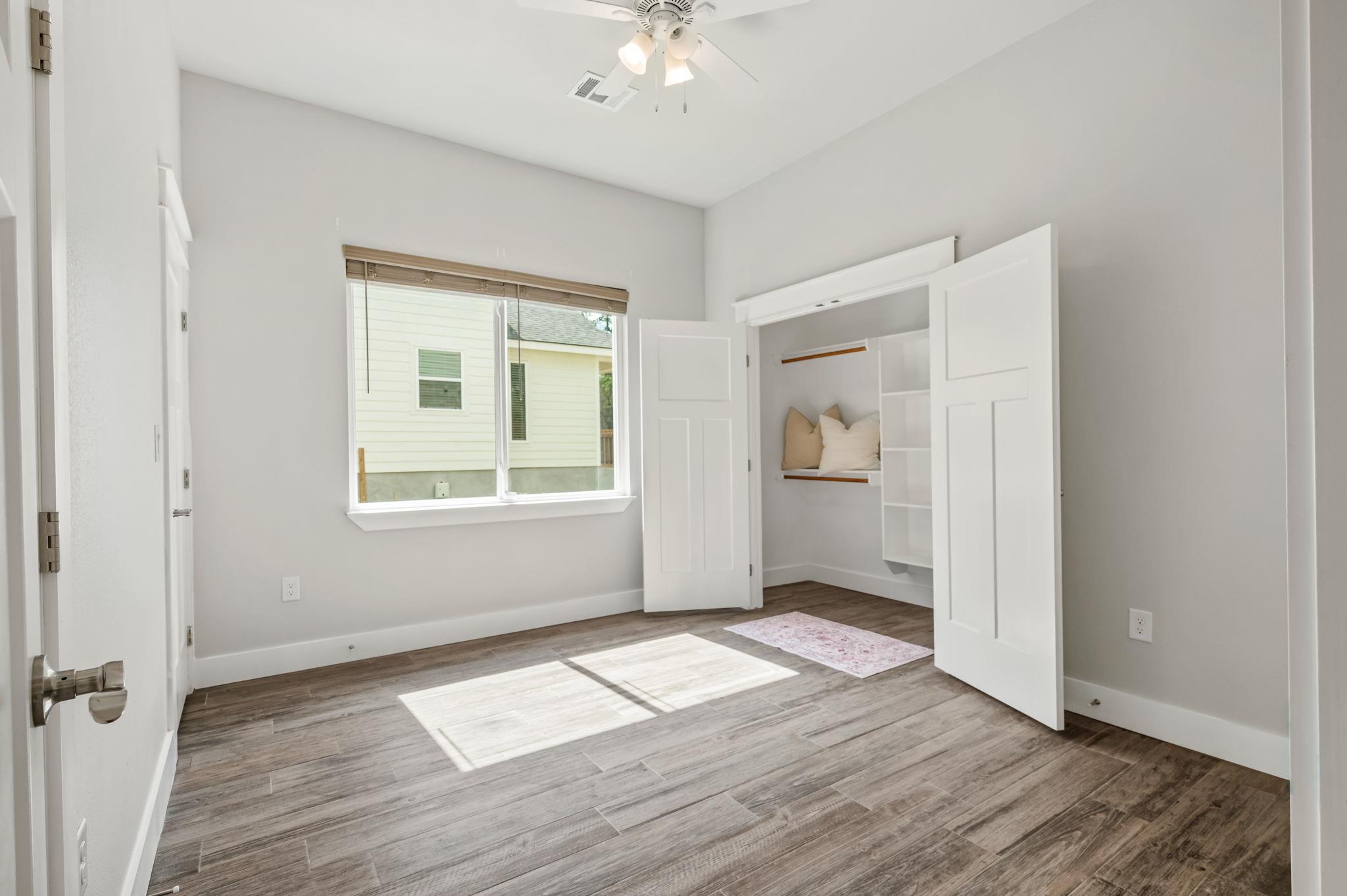 48 Wood Glen DR