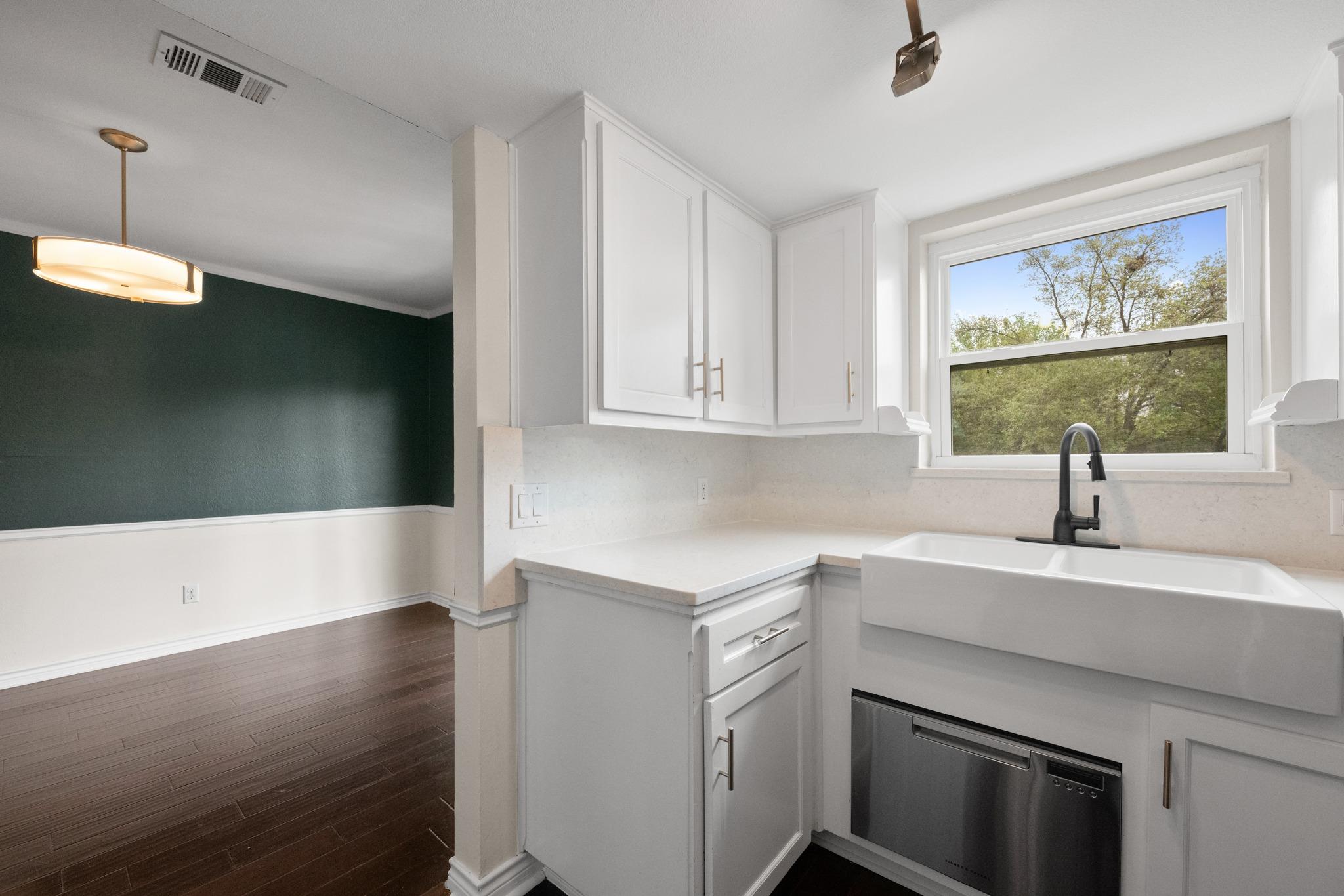 1500 Woodlawn BLVD # 202