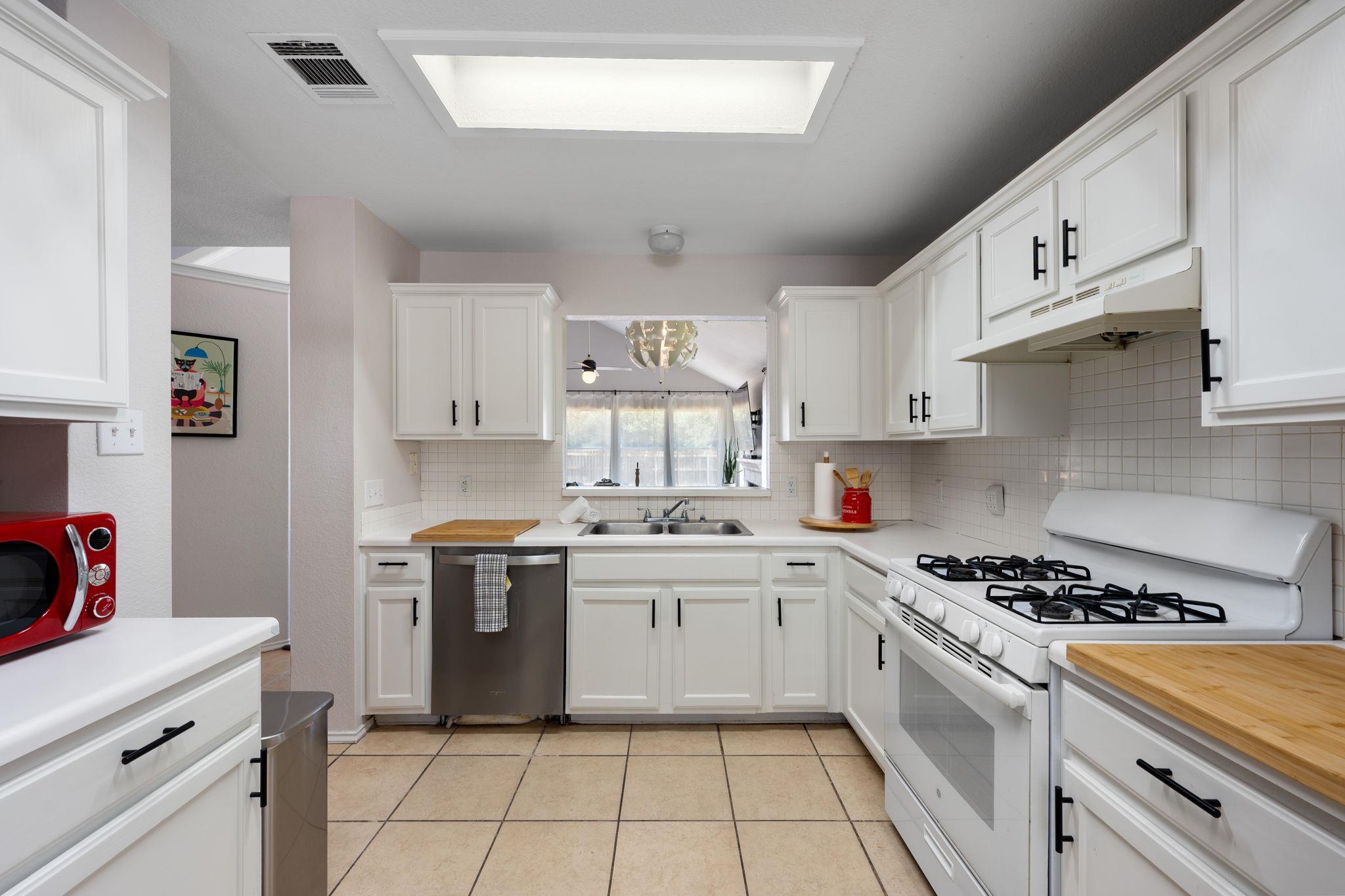 1606 Academy PL
