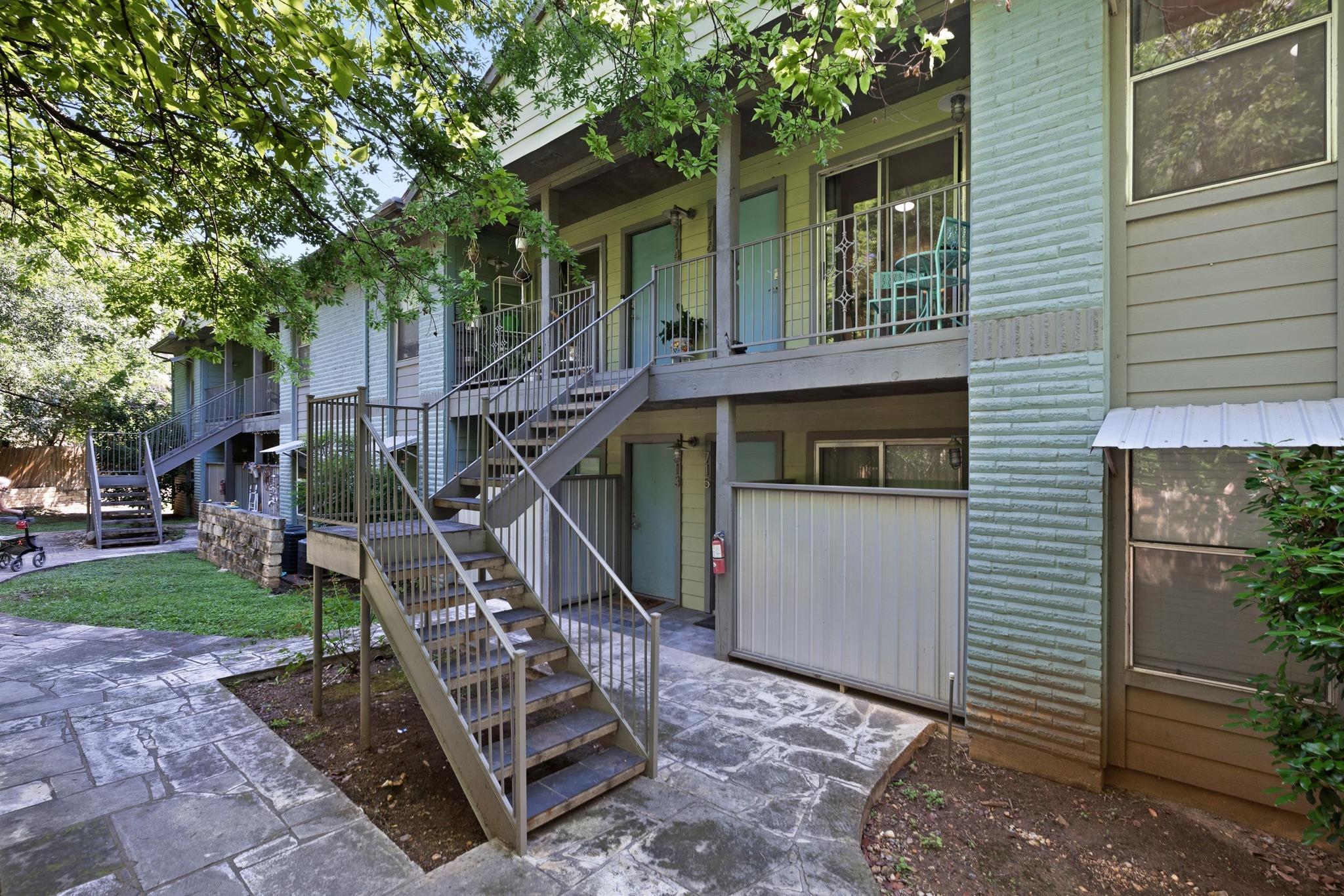 3204 Menchaca RD # 716