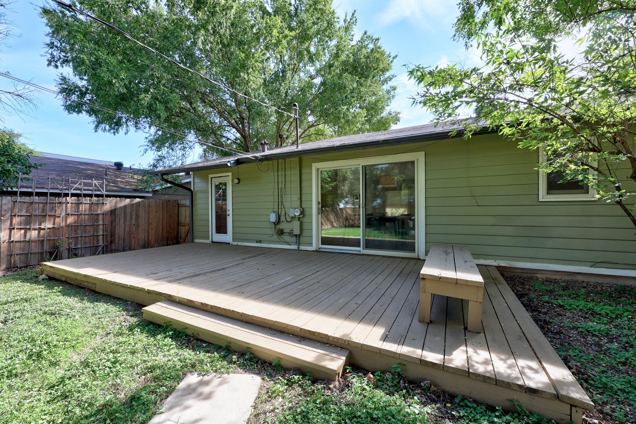2704 Nottingham LN