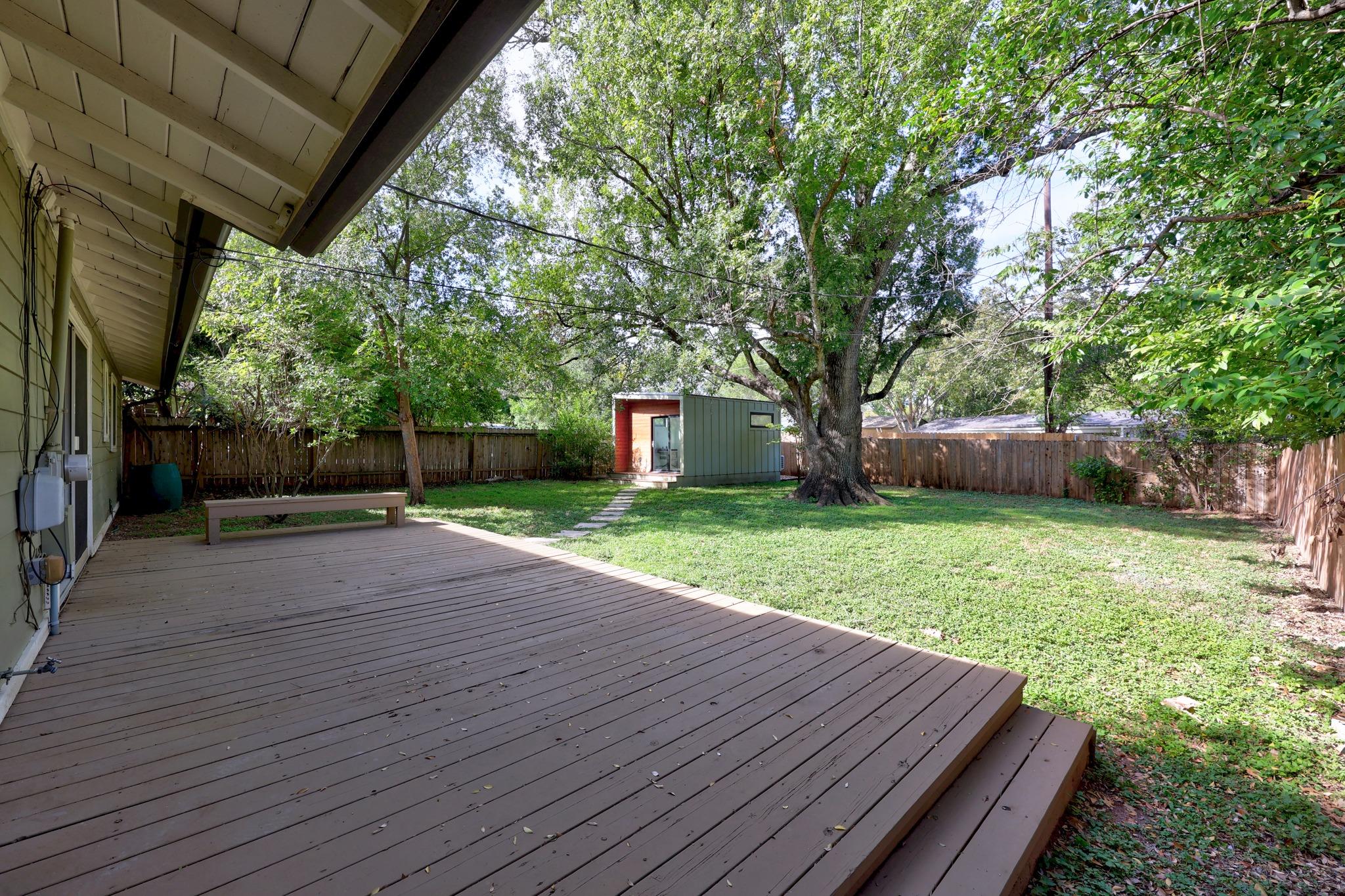 2704 Nottingham LN