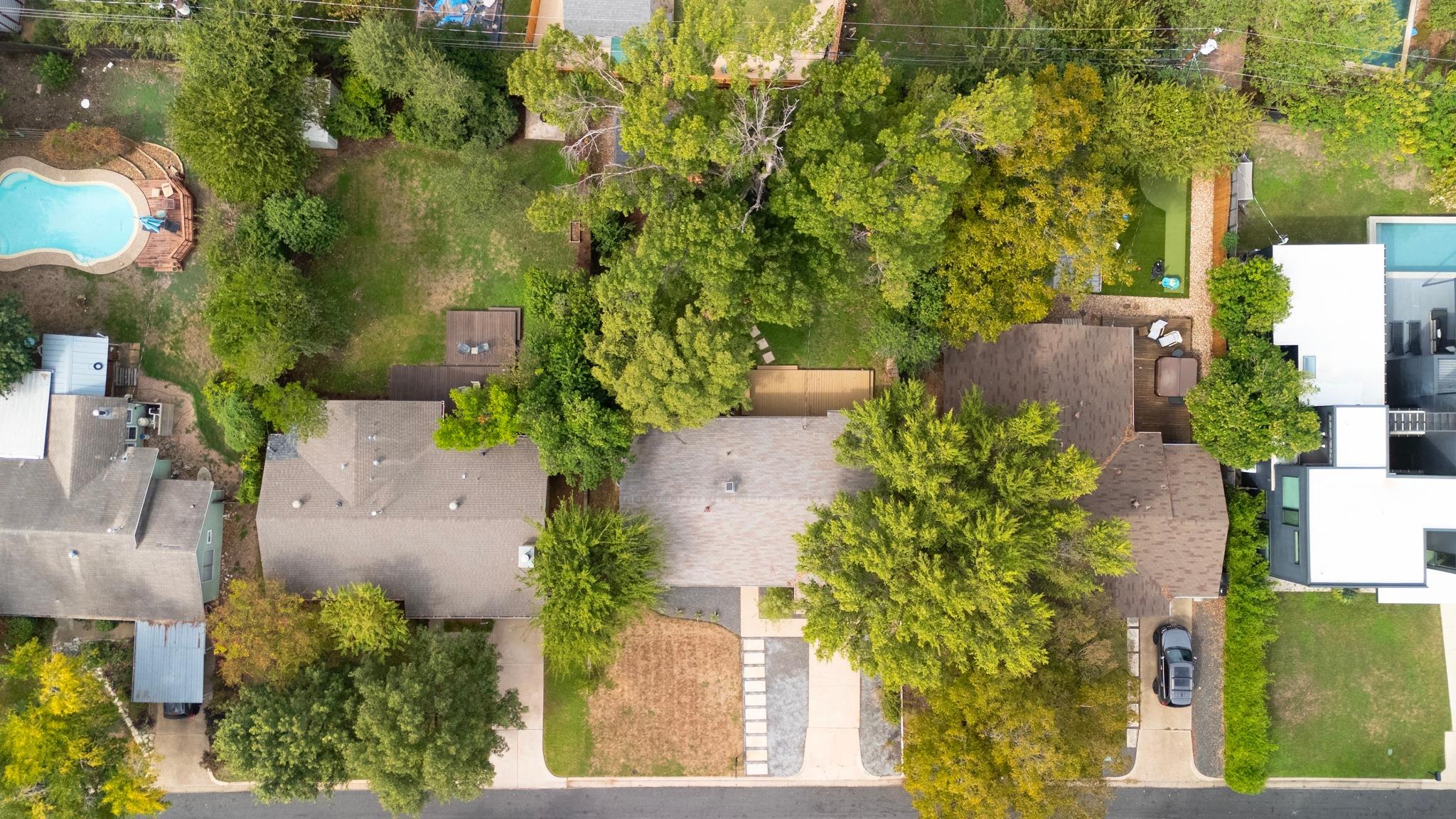2704 Nottingham LN