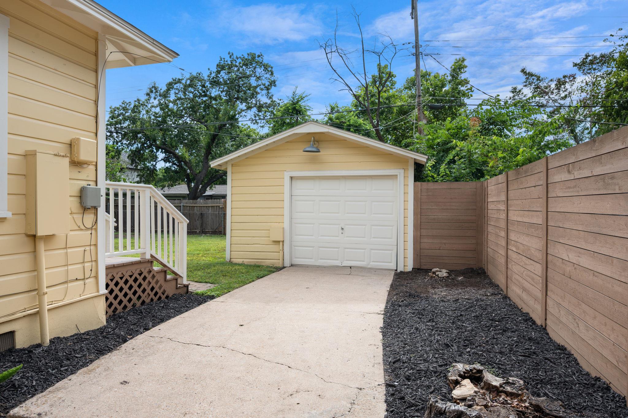 5010 W Frances PL