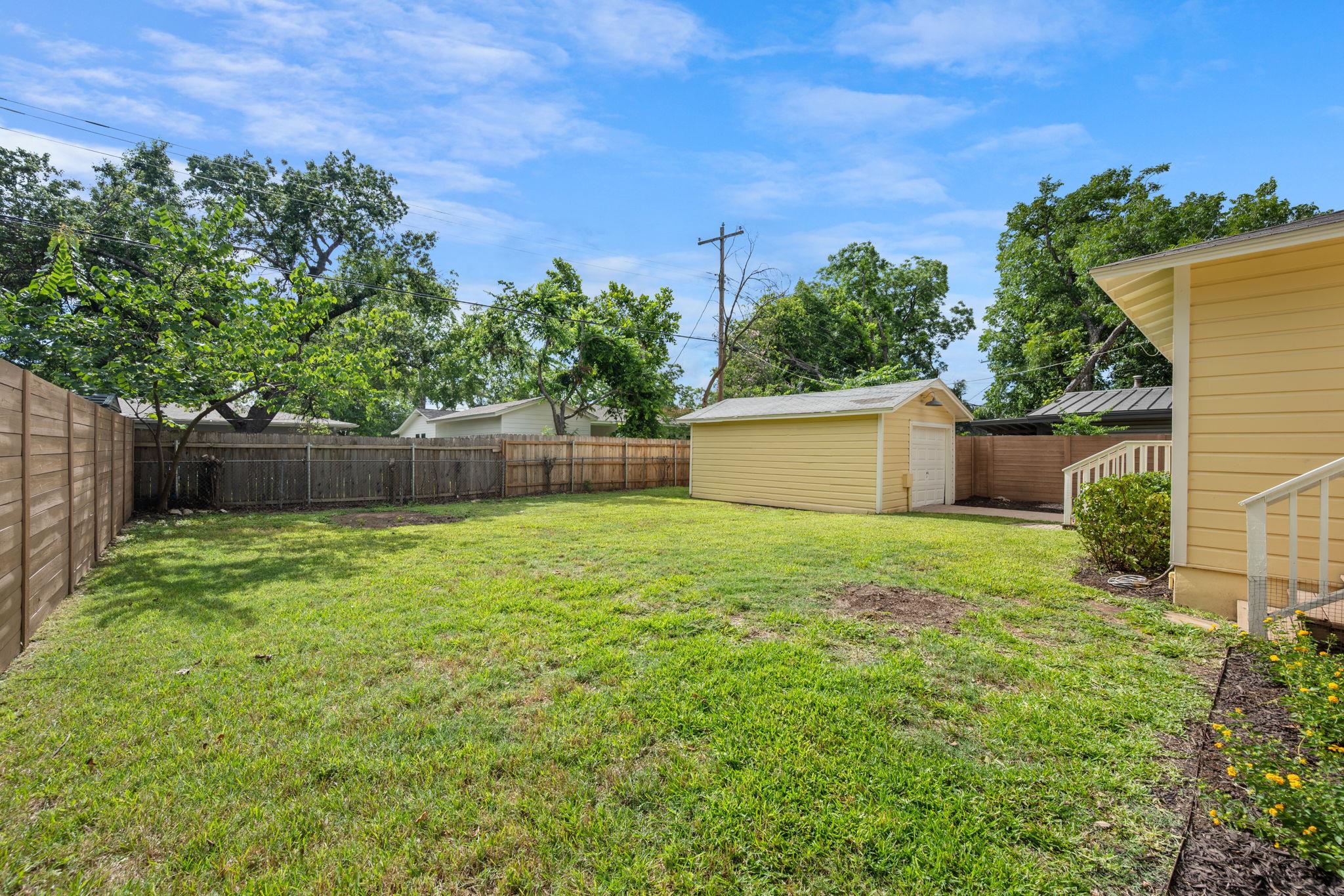 5010 W Frances PL