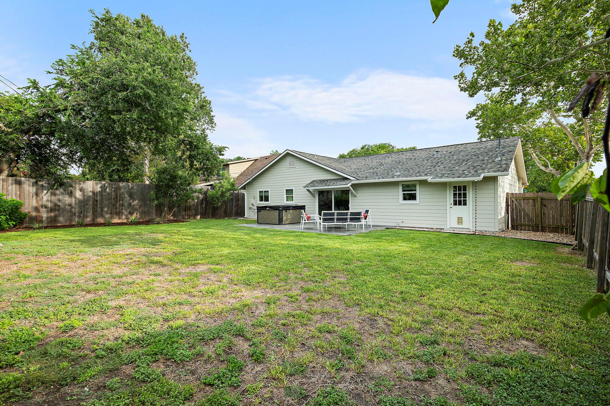 1812 Pompton DR