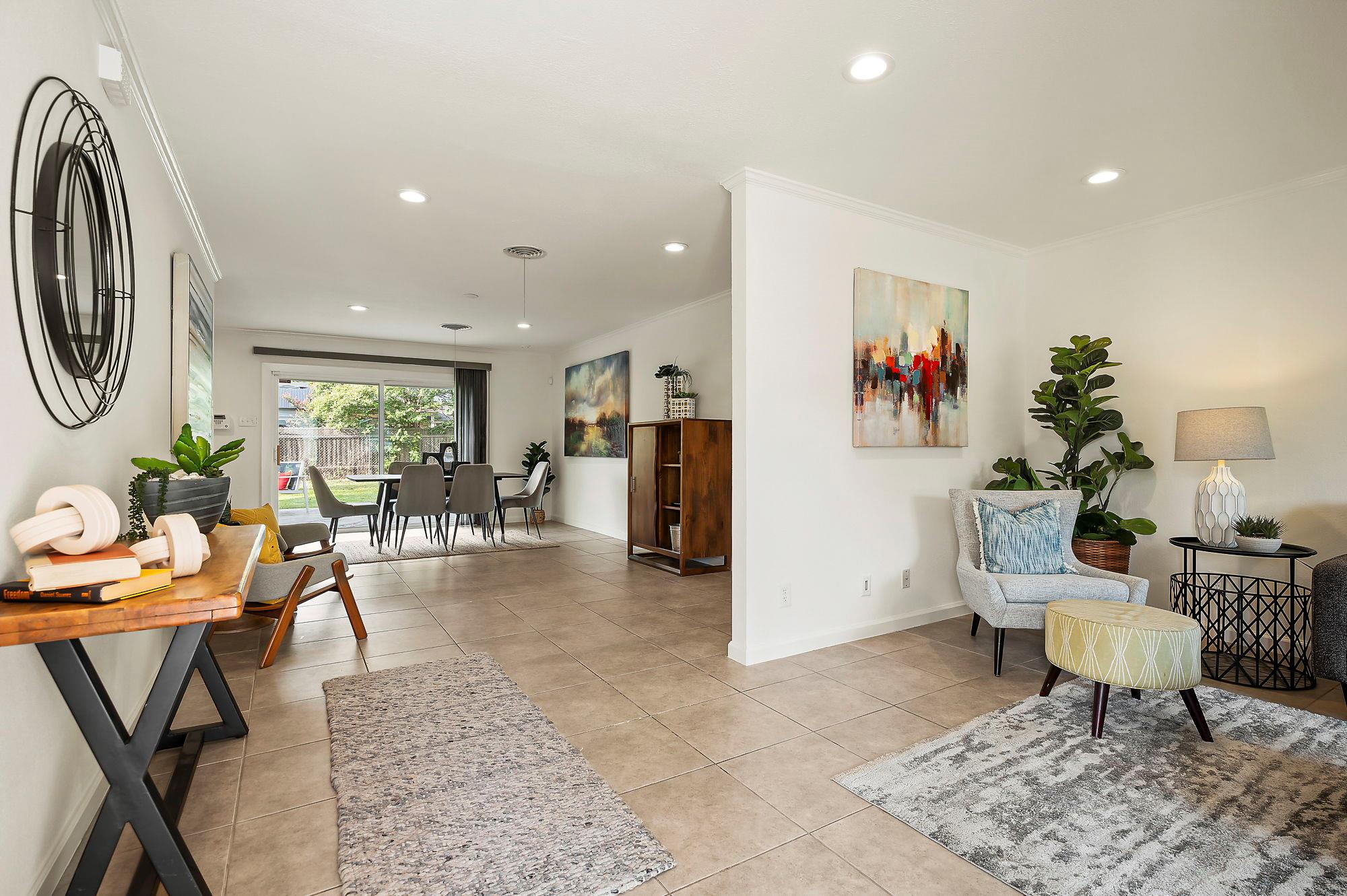1812 Pompton DR