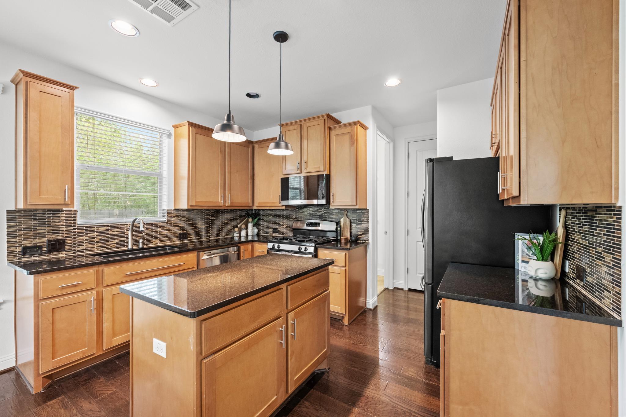 2501 Amur DR