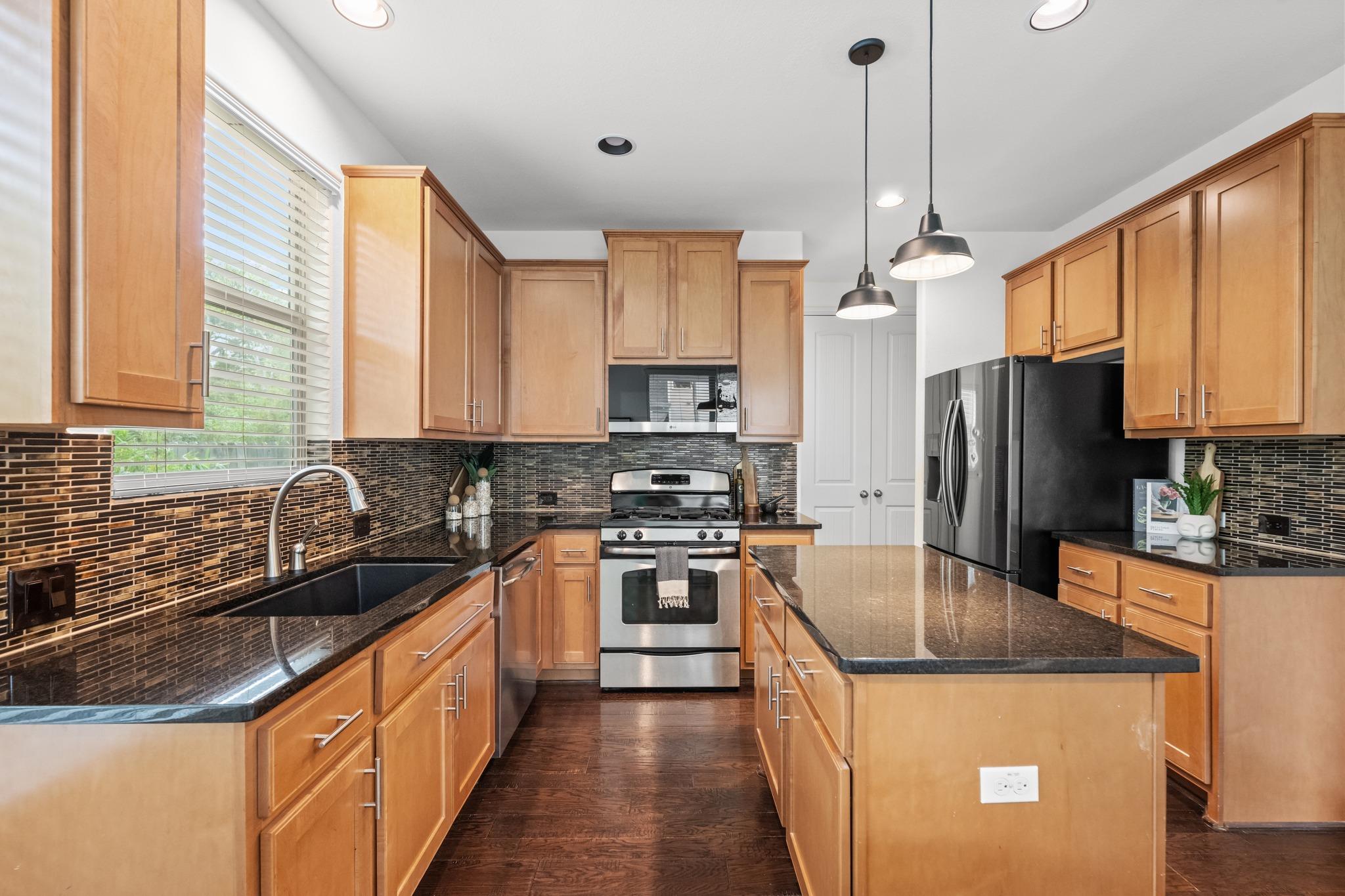 2501 Amur DR