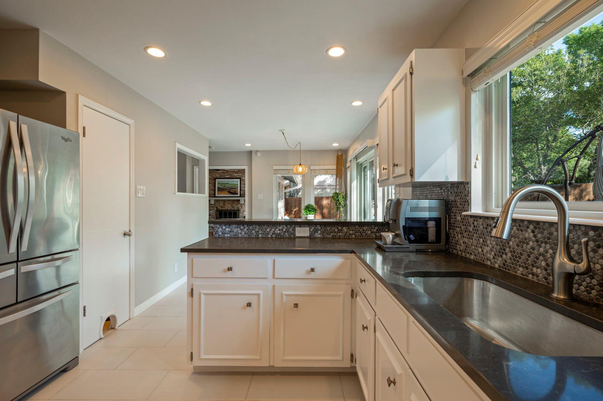 2409 Lancaster DR