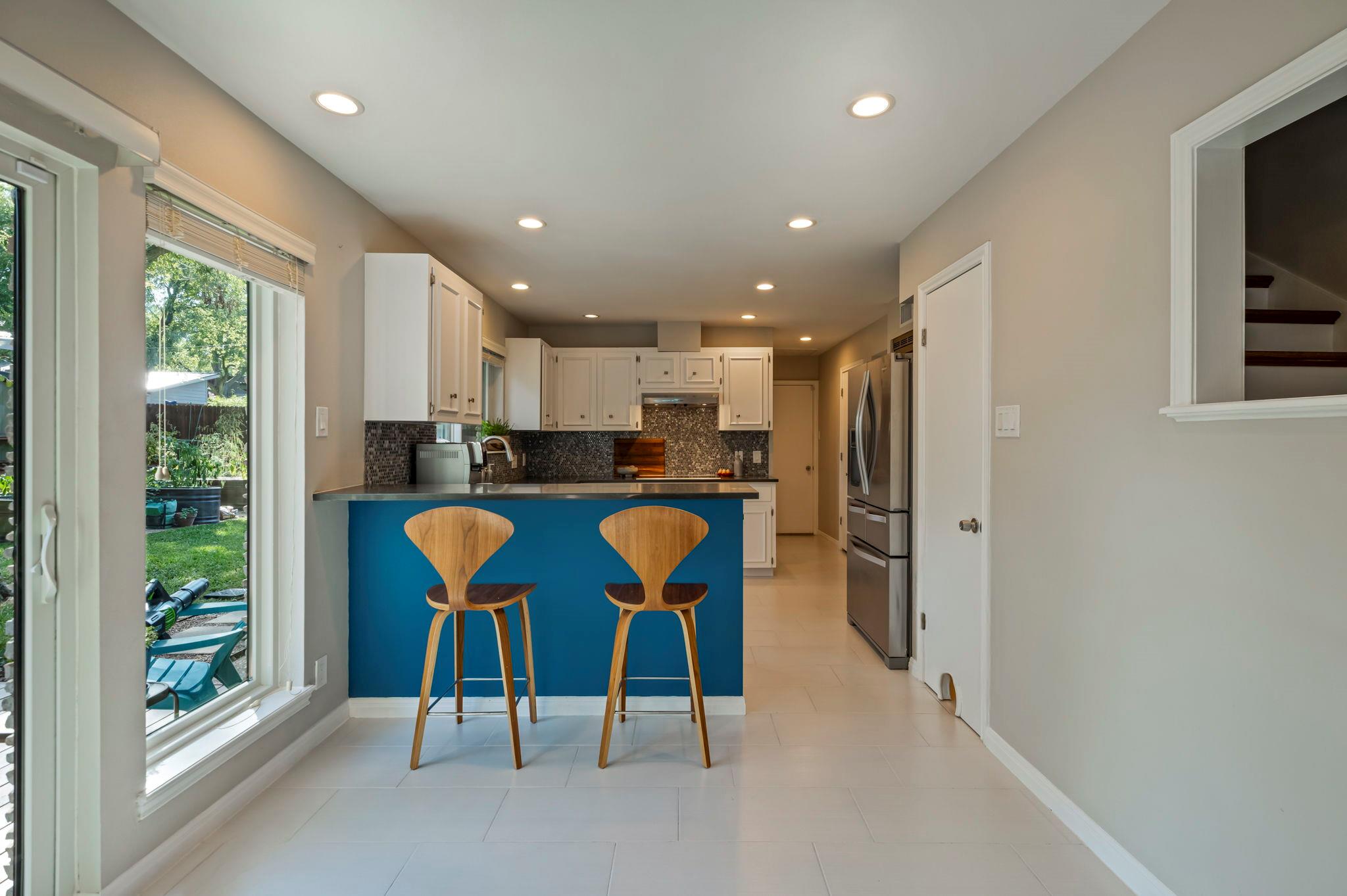 2409 Lancaster DR