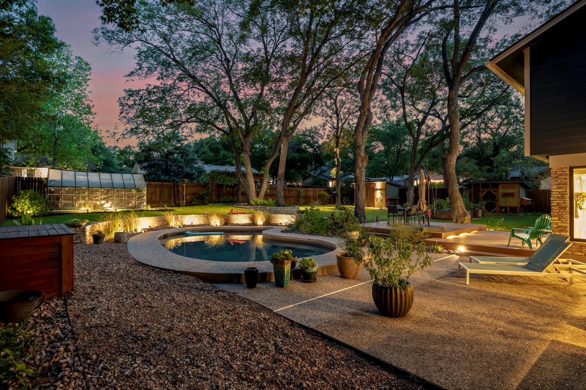 2409 Lancaster DR