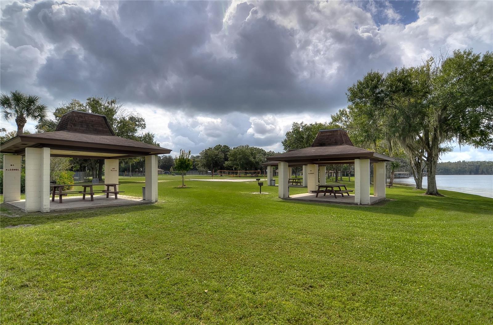 3046 LAKE PADGETT DR