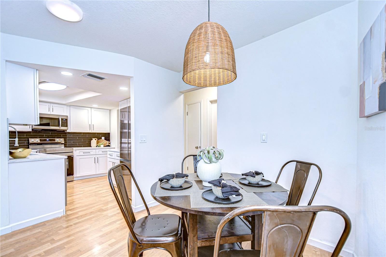 3046 LAKE PADGETT DR