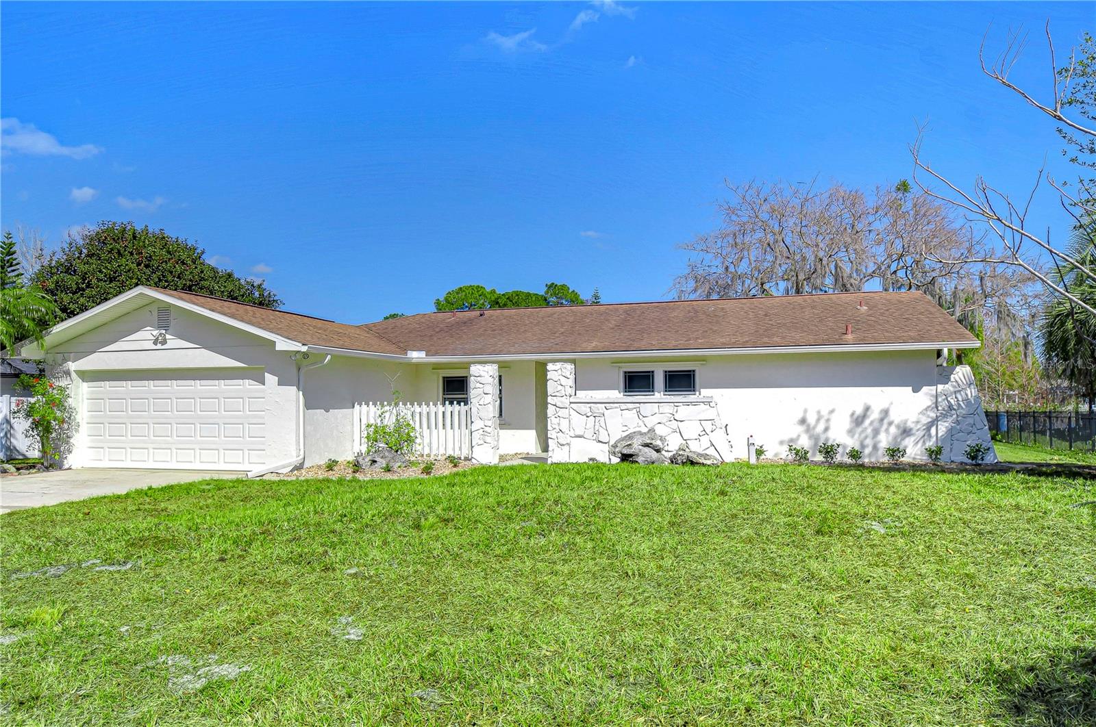3046 LAKE PADGETT DR