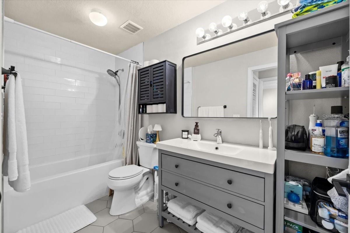 501 KNIGHTS RUN AVE #2109