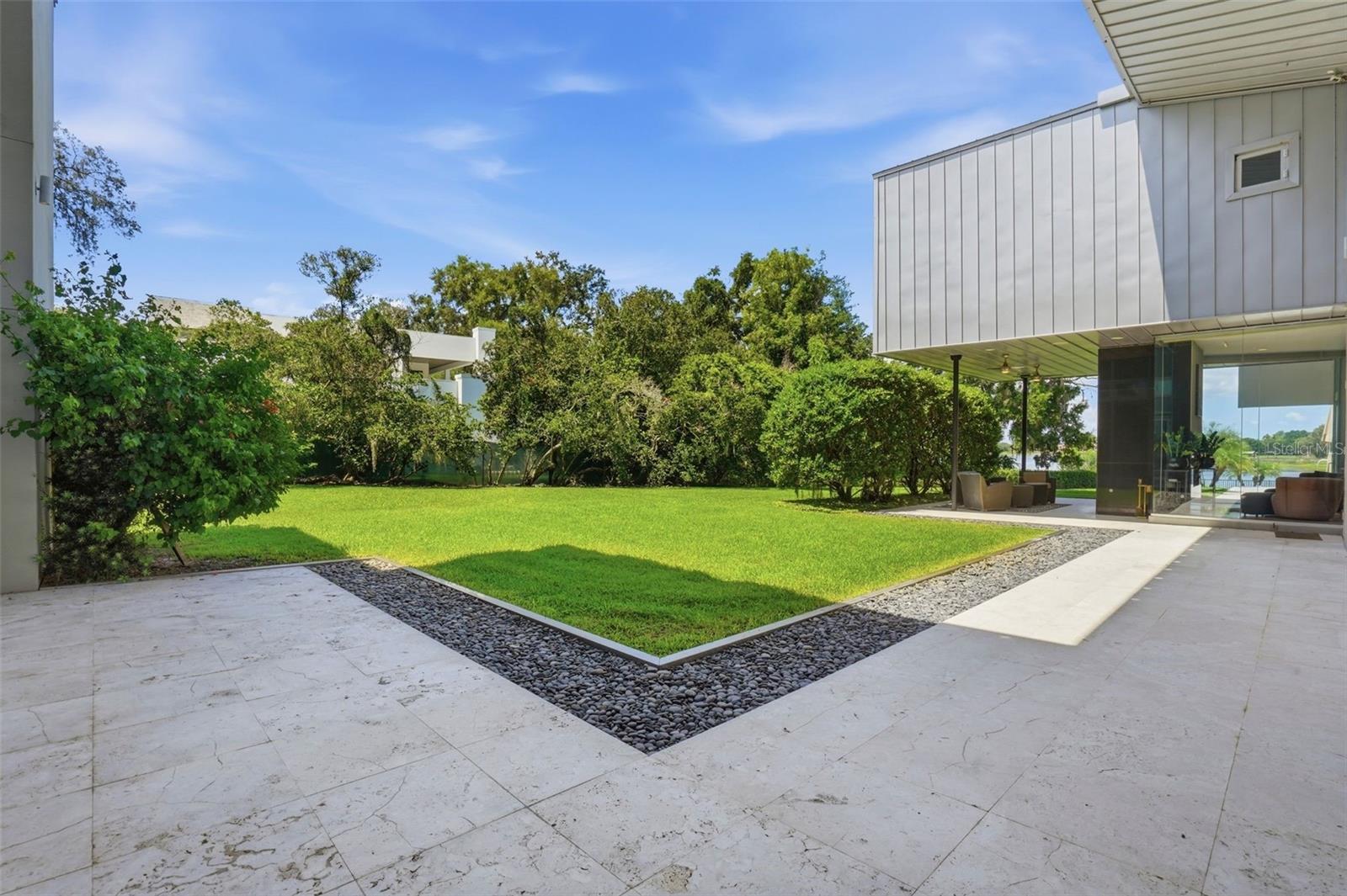 2821 LINTHICUM PL