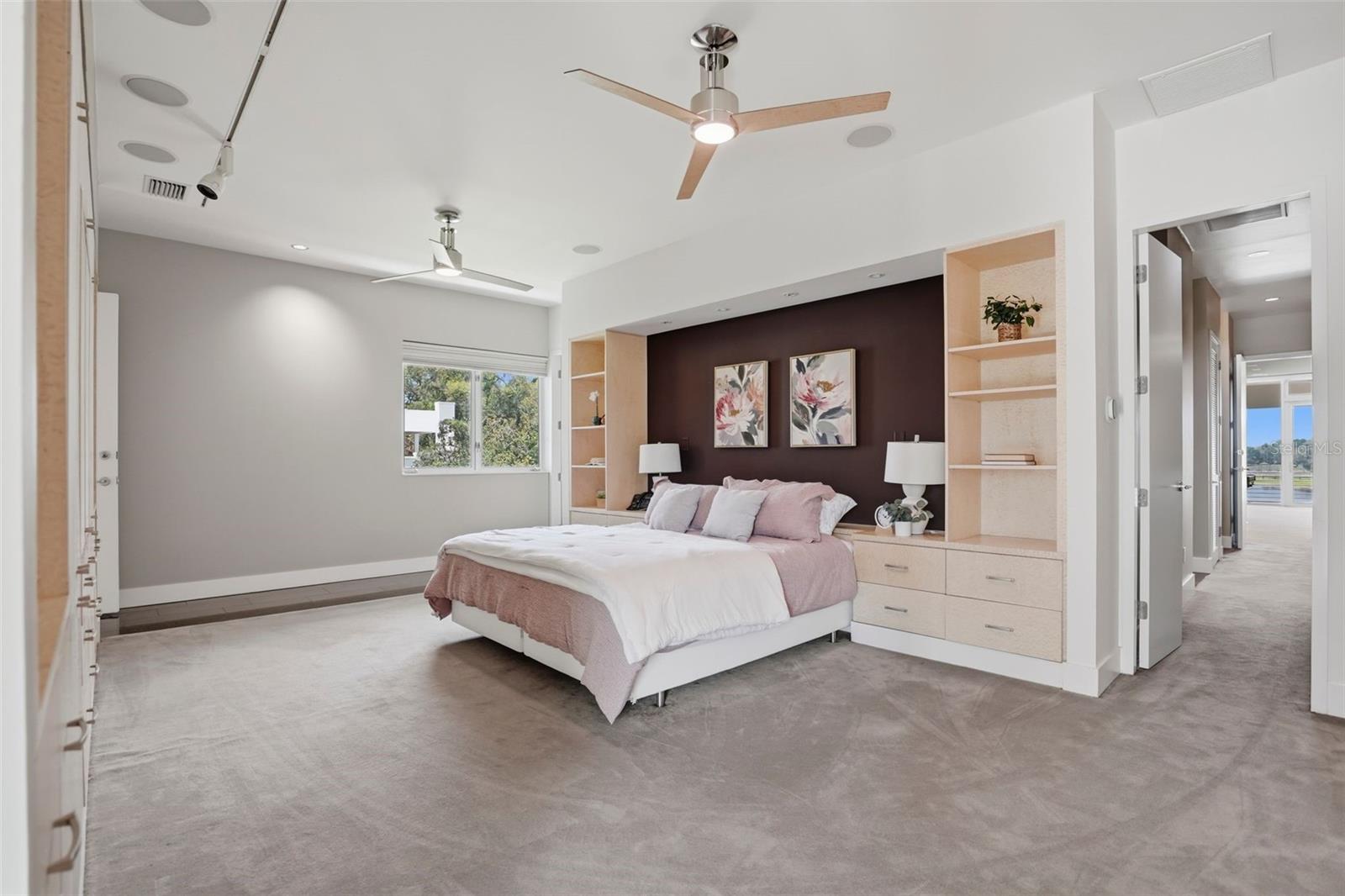 2821 LINTHICUM PL