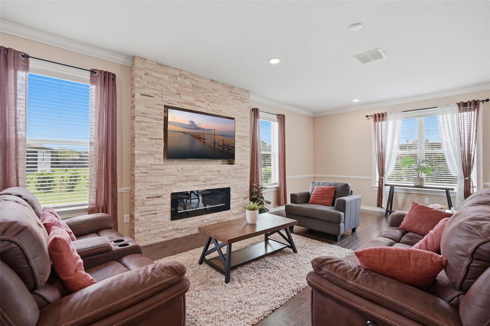 9307 PARISIAN CT