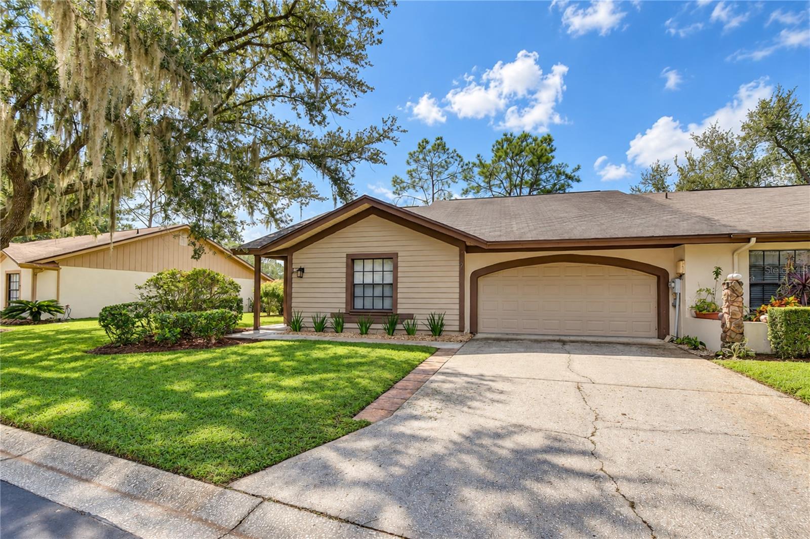 3942 SHORESIDE CIR
