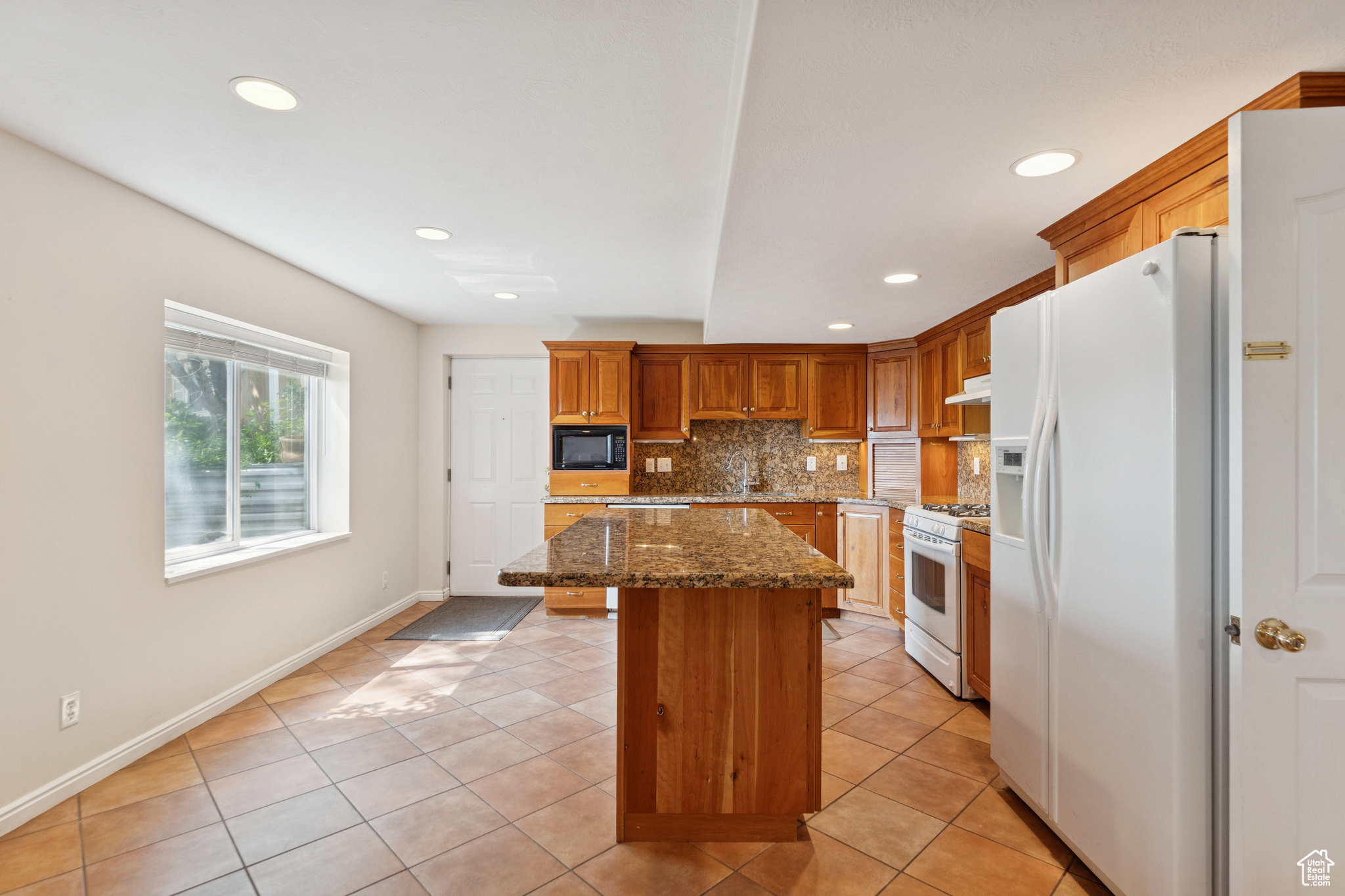 889 W ROCKHILL CV CV