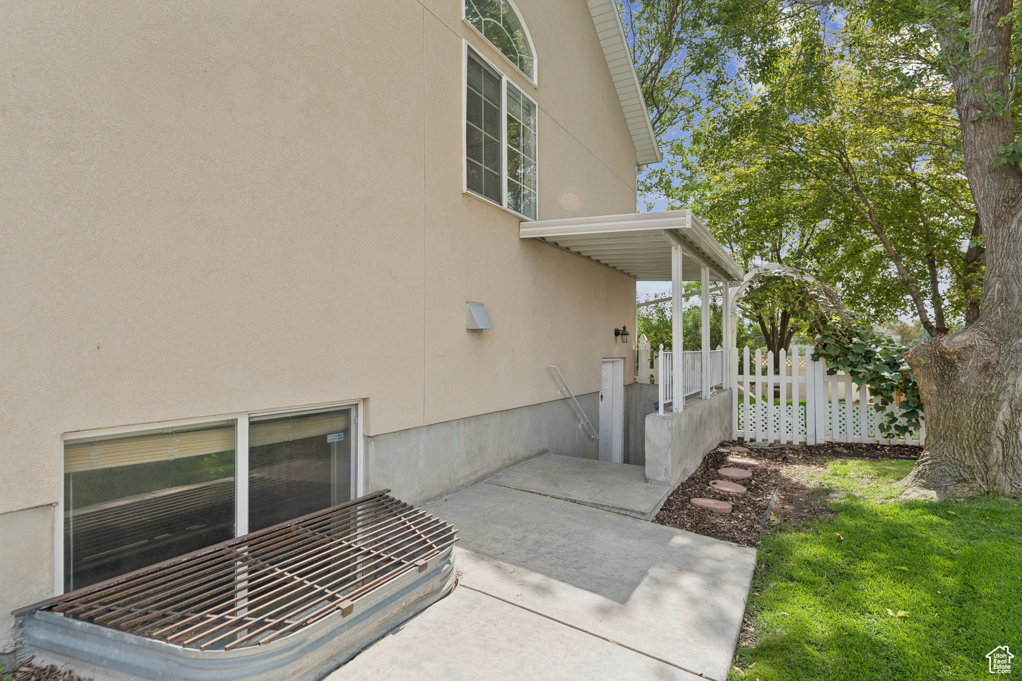 889 W ROCKHILL CV CV