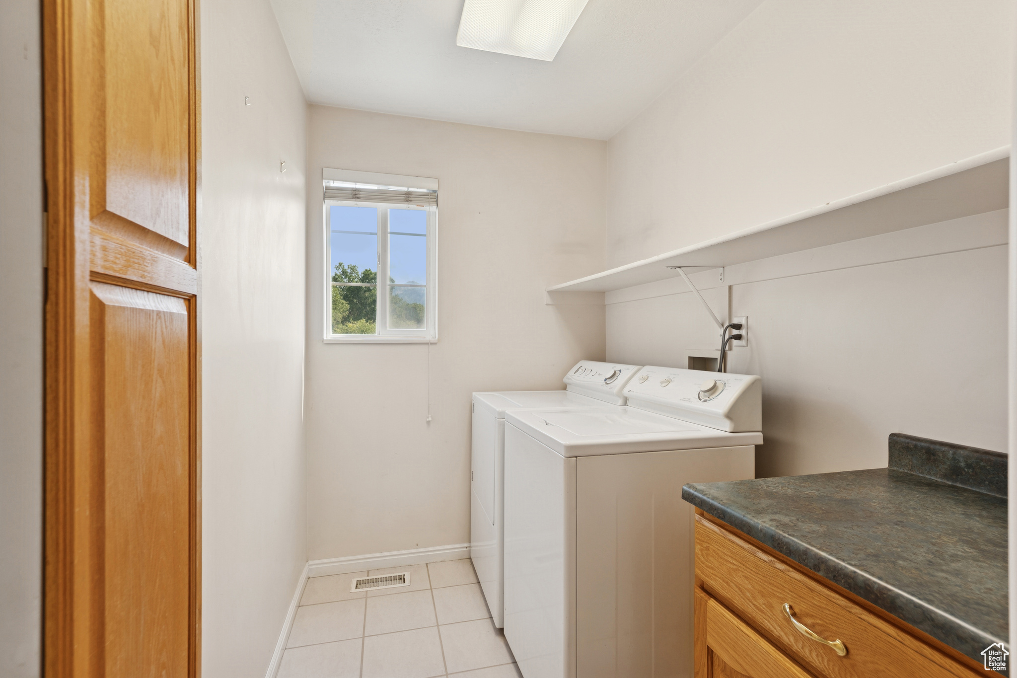 889 W ROCKHILL CV CV