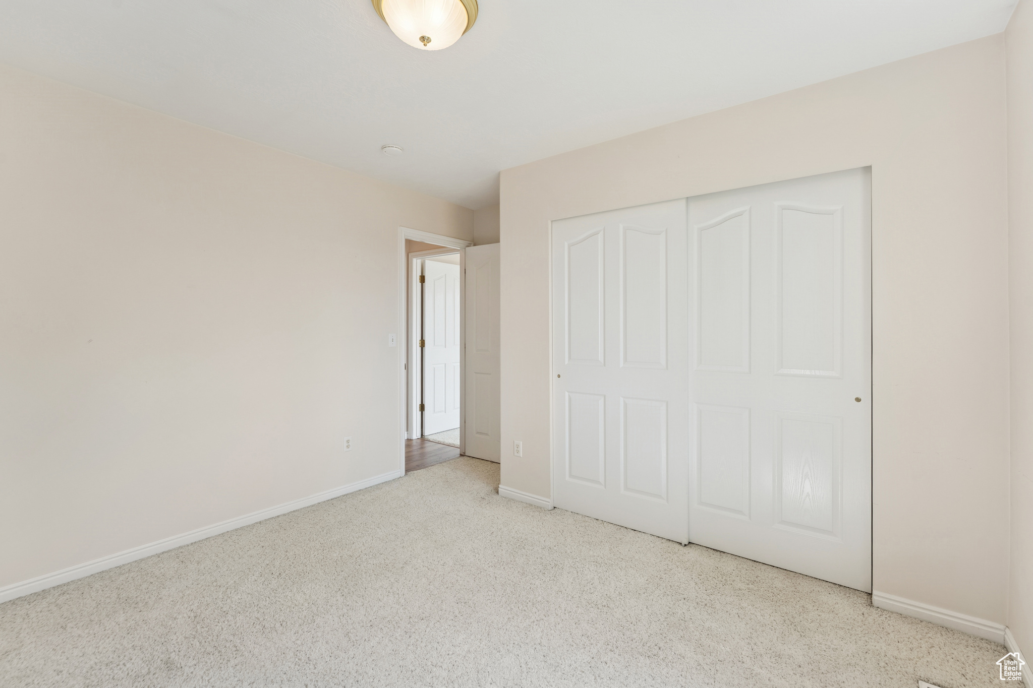 889 W ROCKHILL CV CV