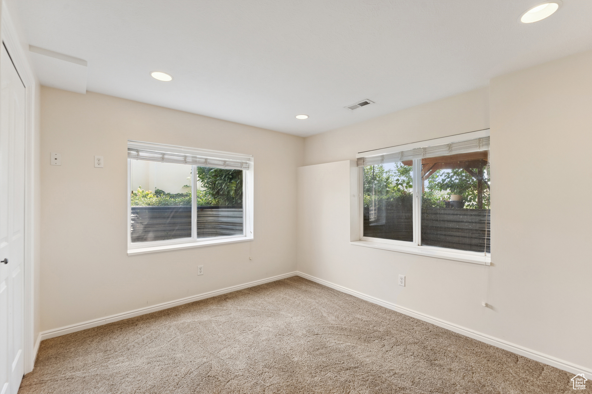 889 W ROCKHILL CV CV