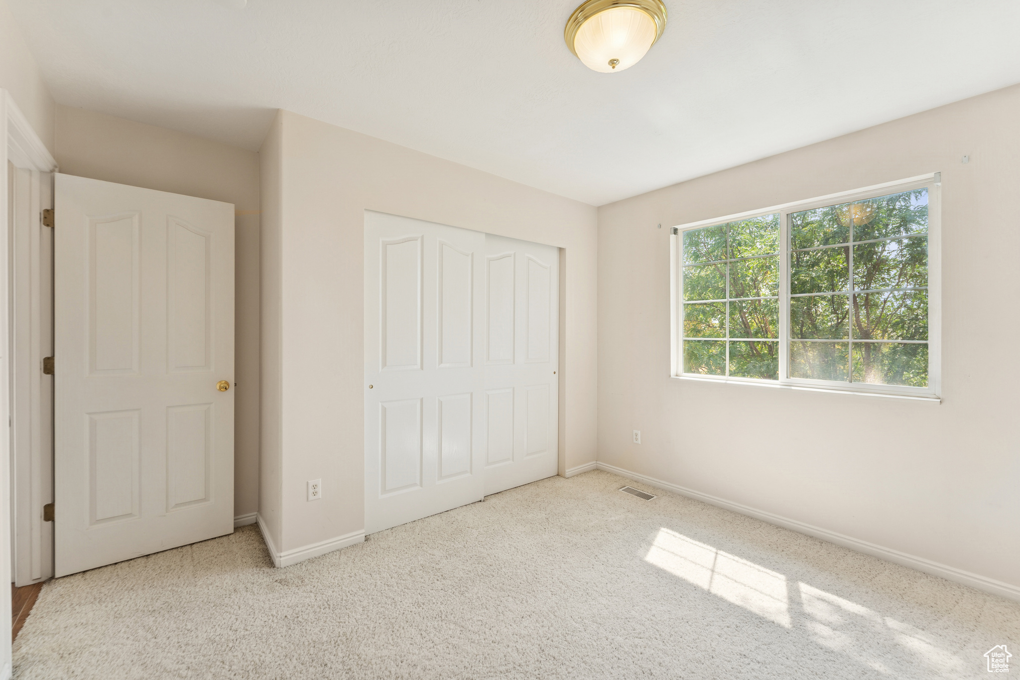 889 W ROCKHILL CV CV