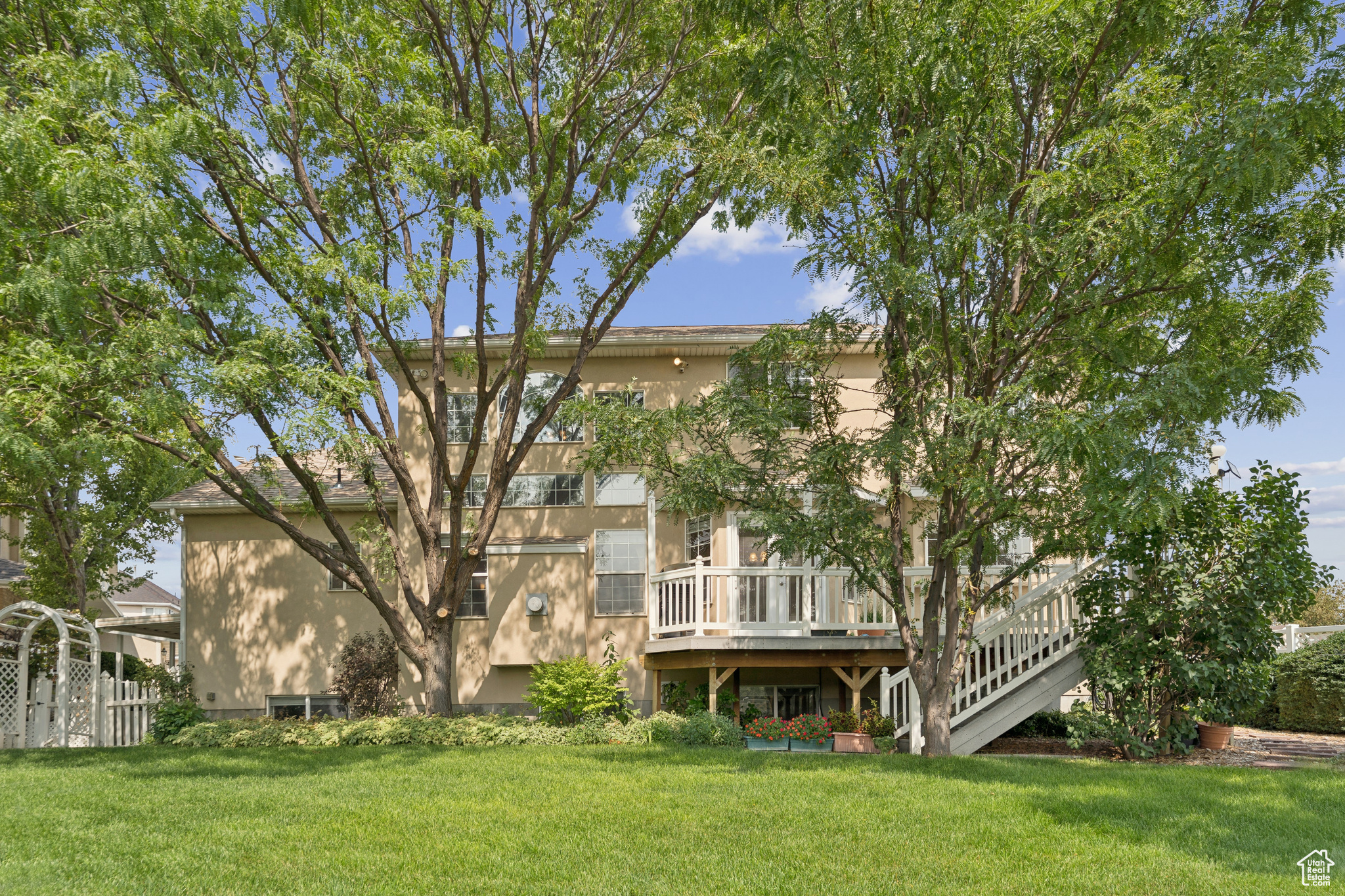 889 W ROCKHILL CV CV