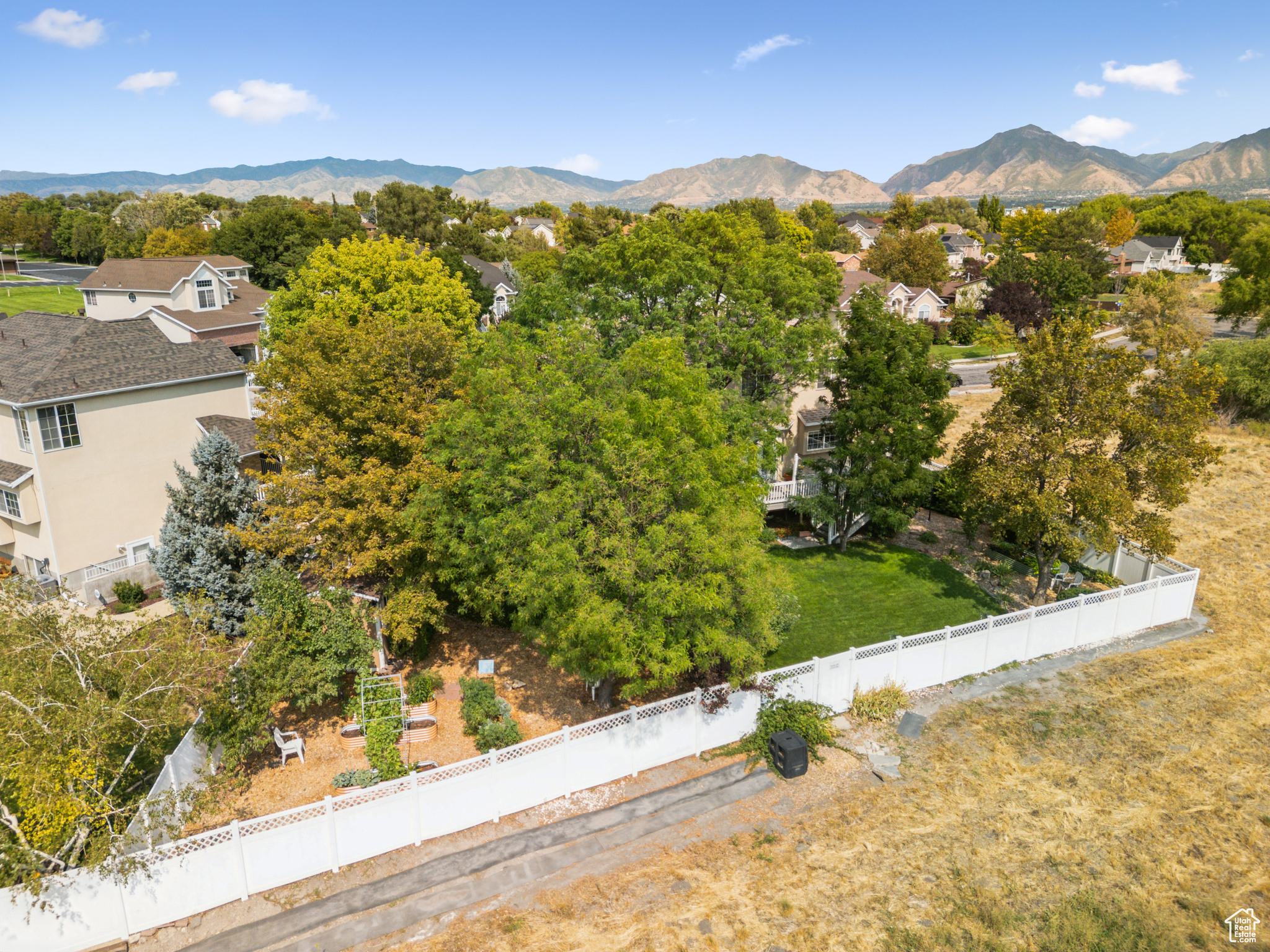 889 W ROCKHILL CV CV