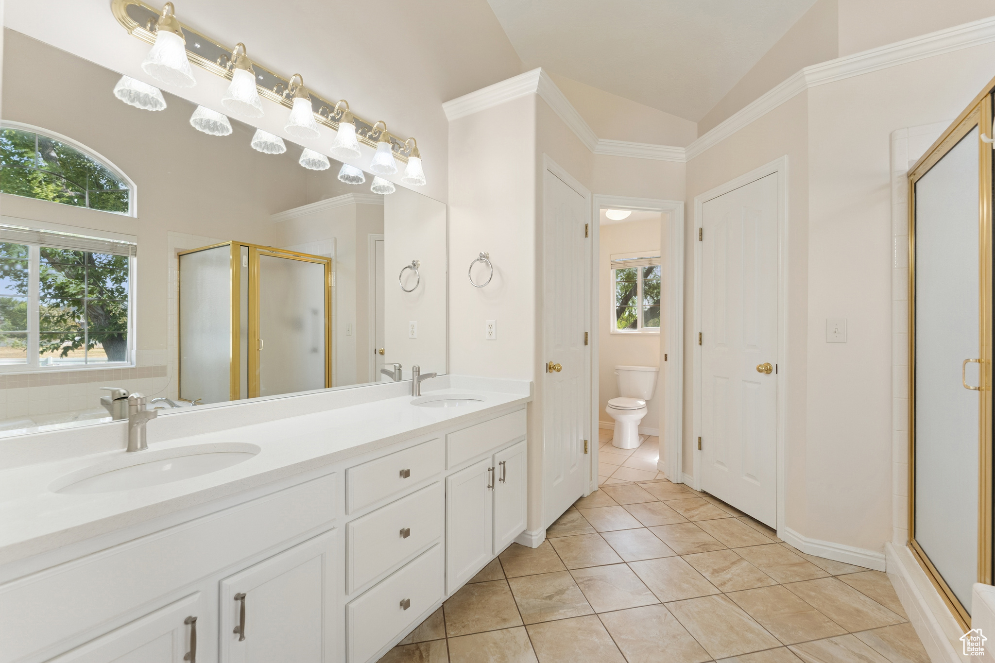 889 W ROCKHILL CV CV