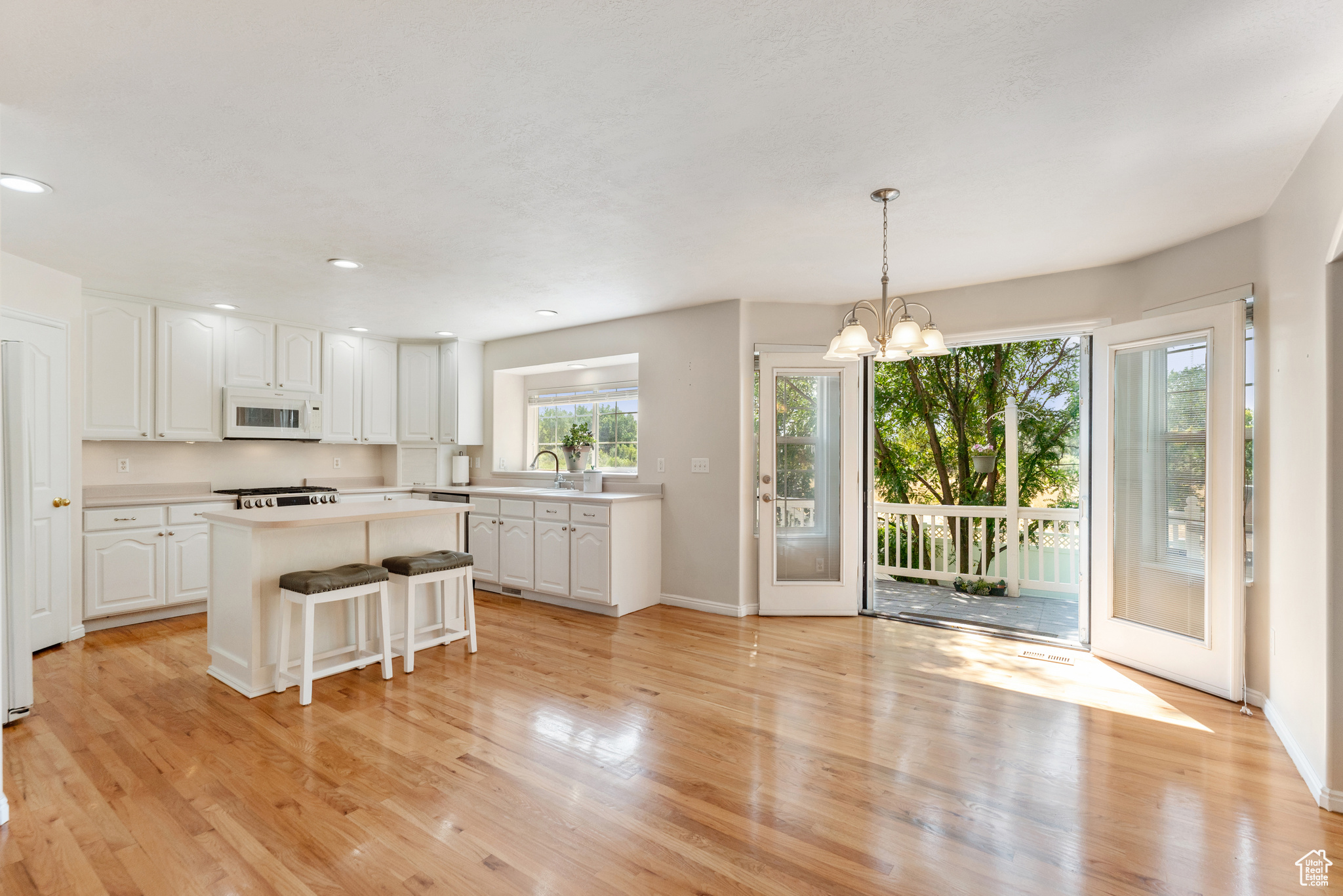 889 W ROCKHILL CV CV